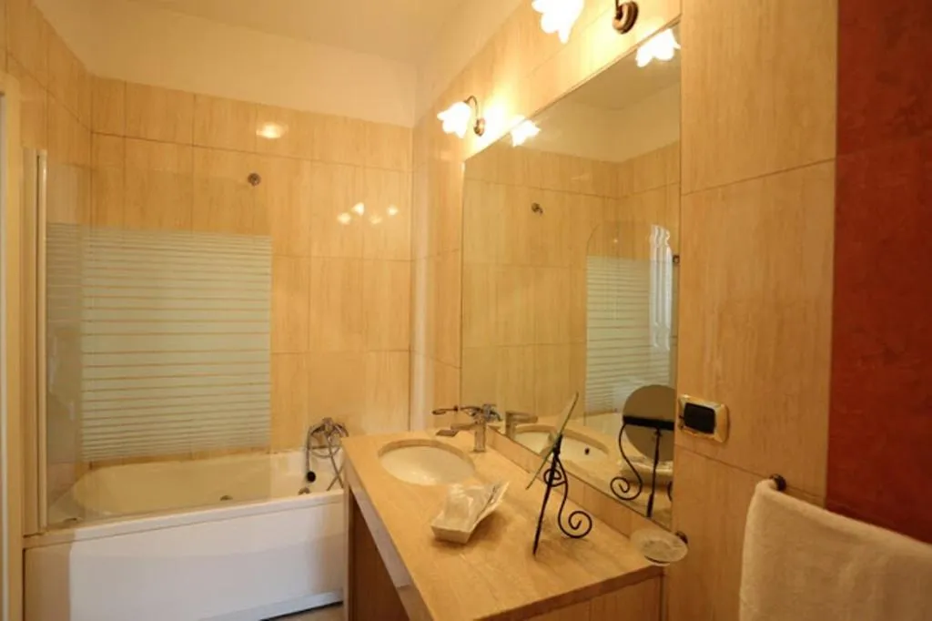 Bathroom in Bovio Suite