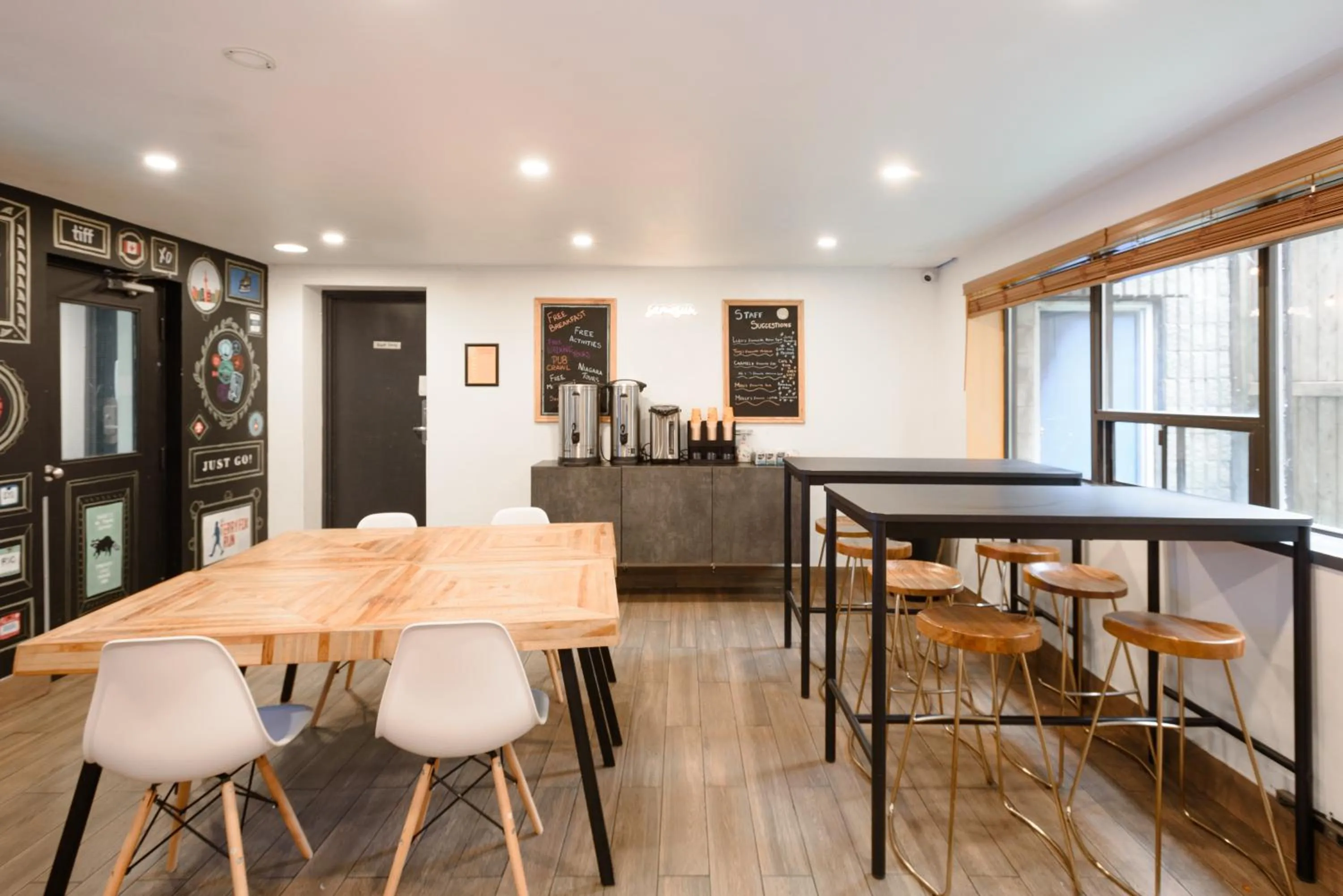 Communal lounge/ TV room in Samesun Toronto