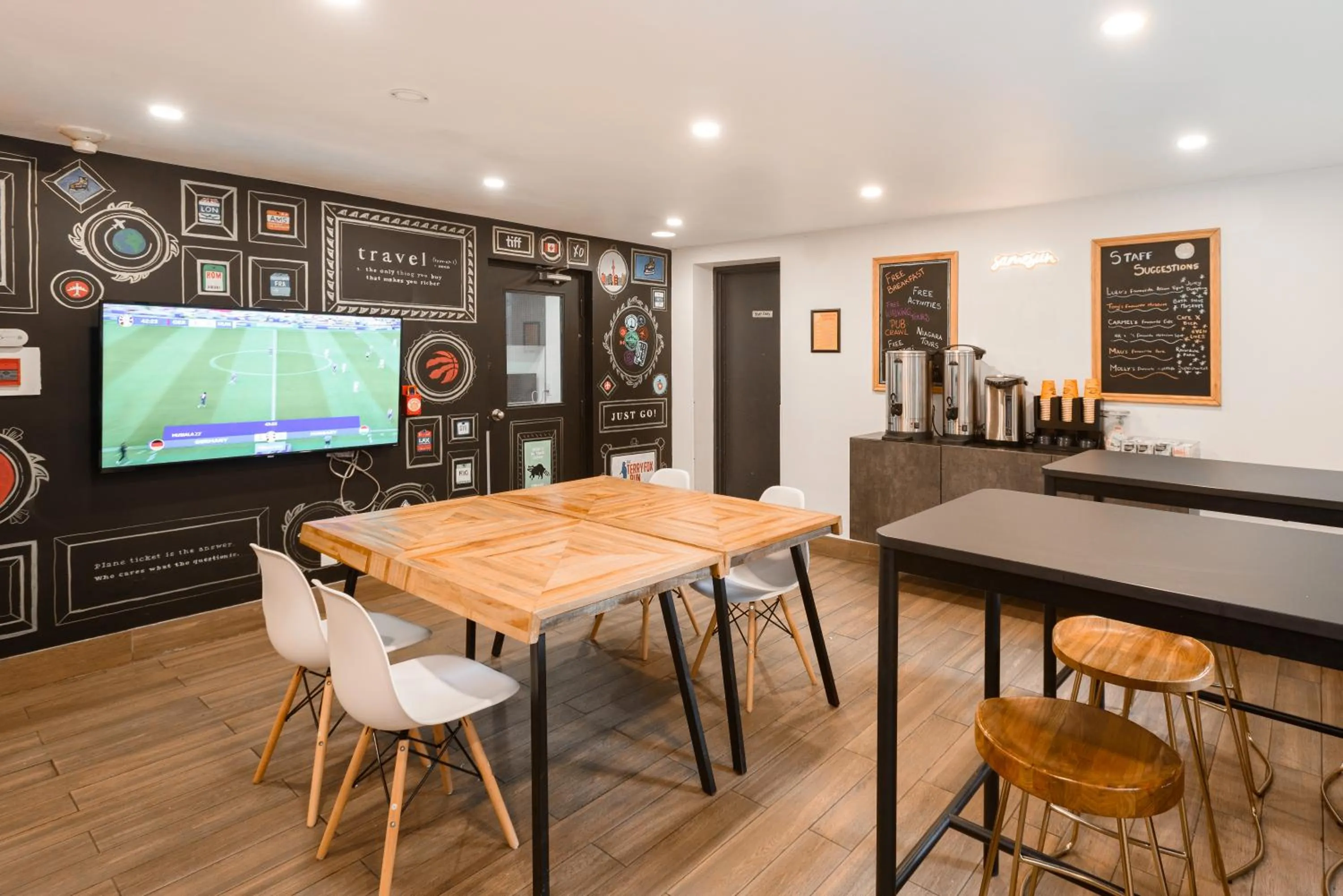 Communal lounge/ TV room in Samesun Toronto