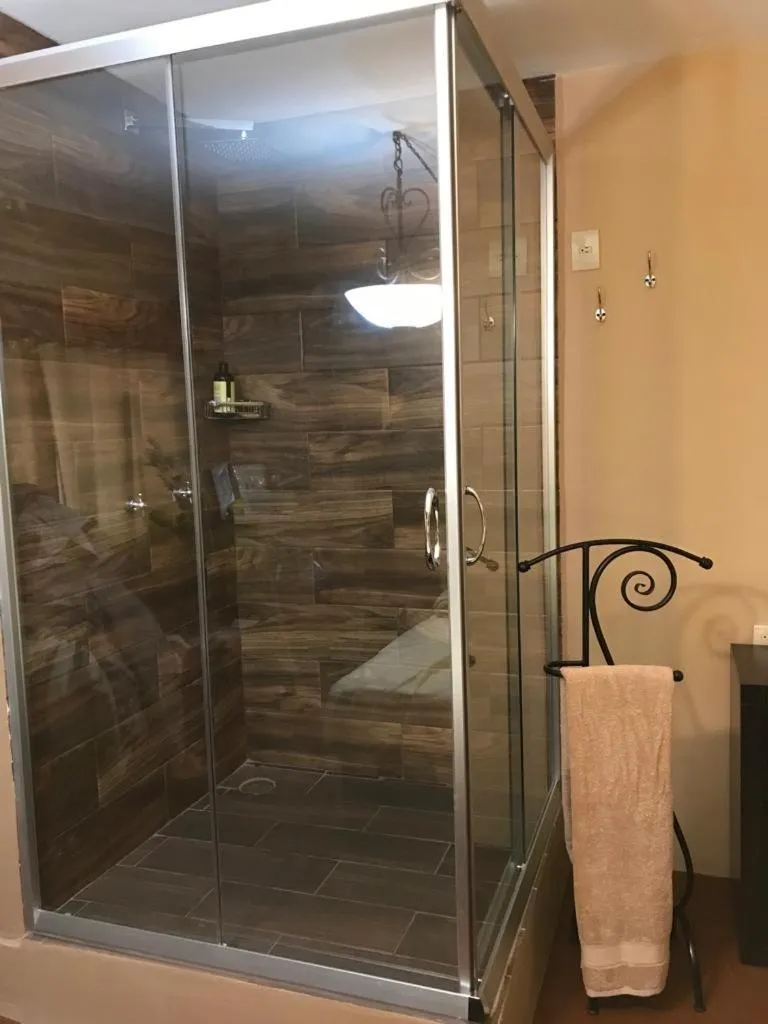 Shower in Casa de las Escaleras