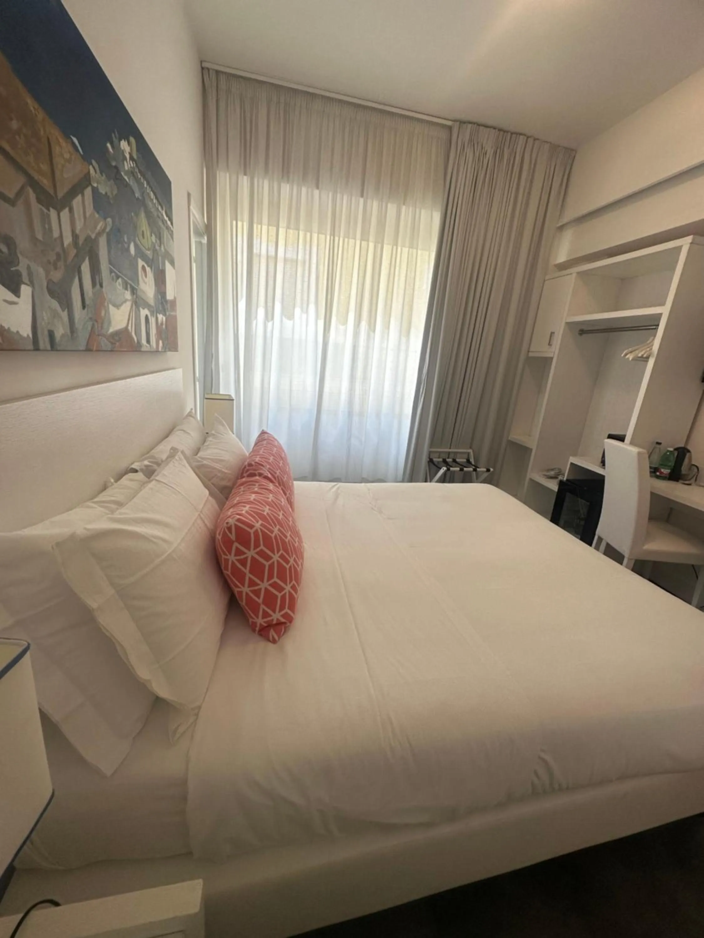 Bedroom, Bed in Hotel Tasso Suites & Spa