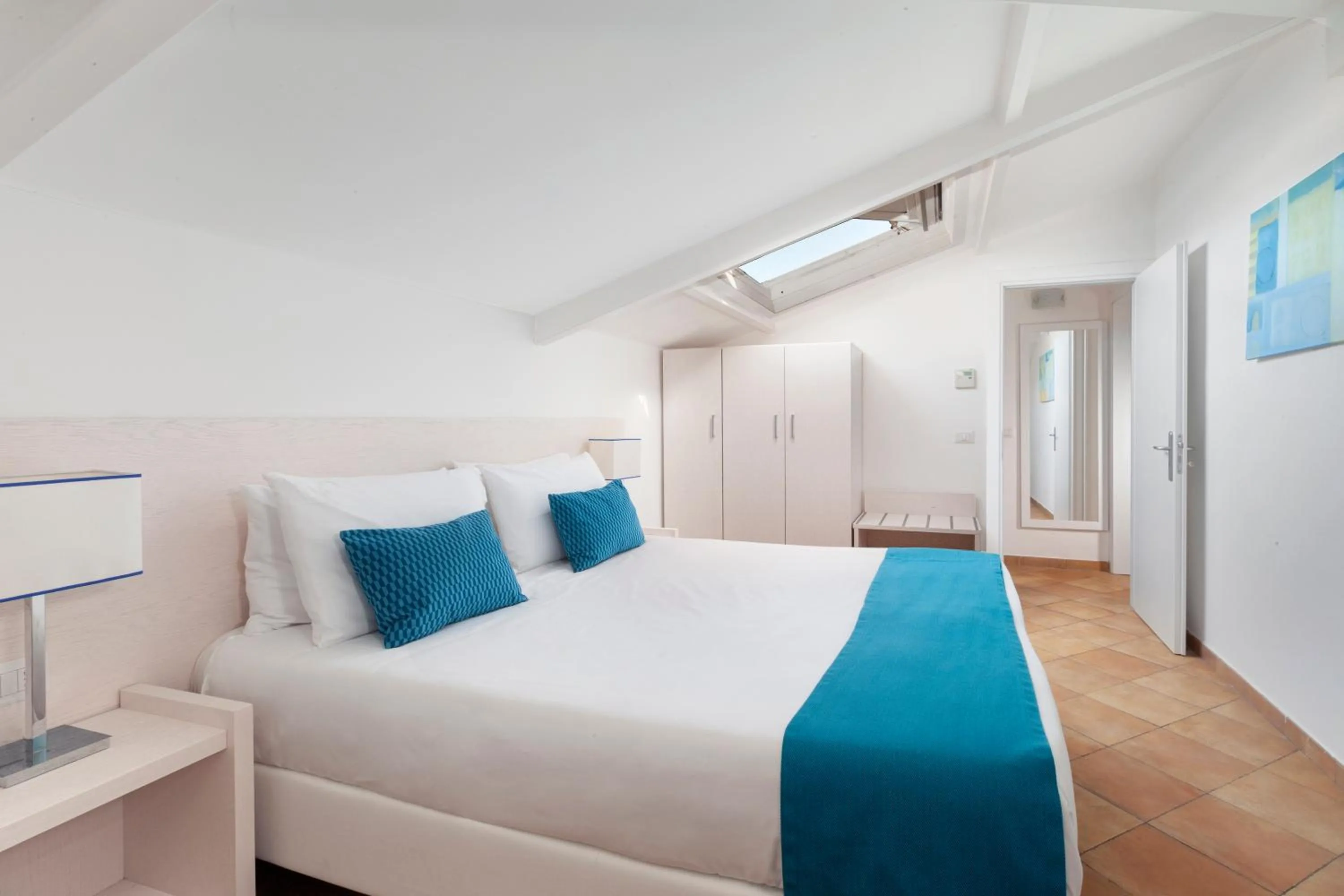 Bedroom, Bed in Hotel Tasso Suites & Spa