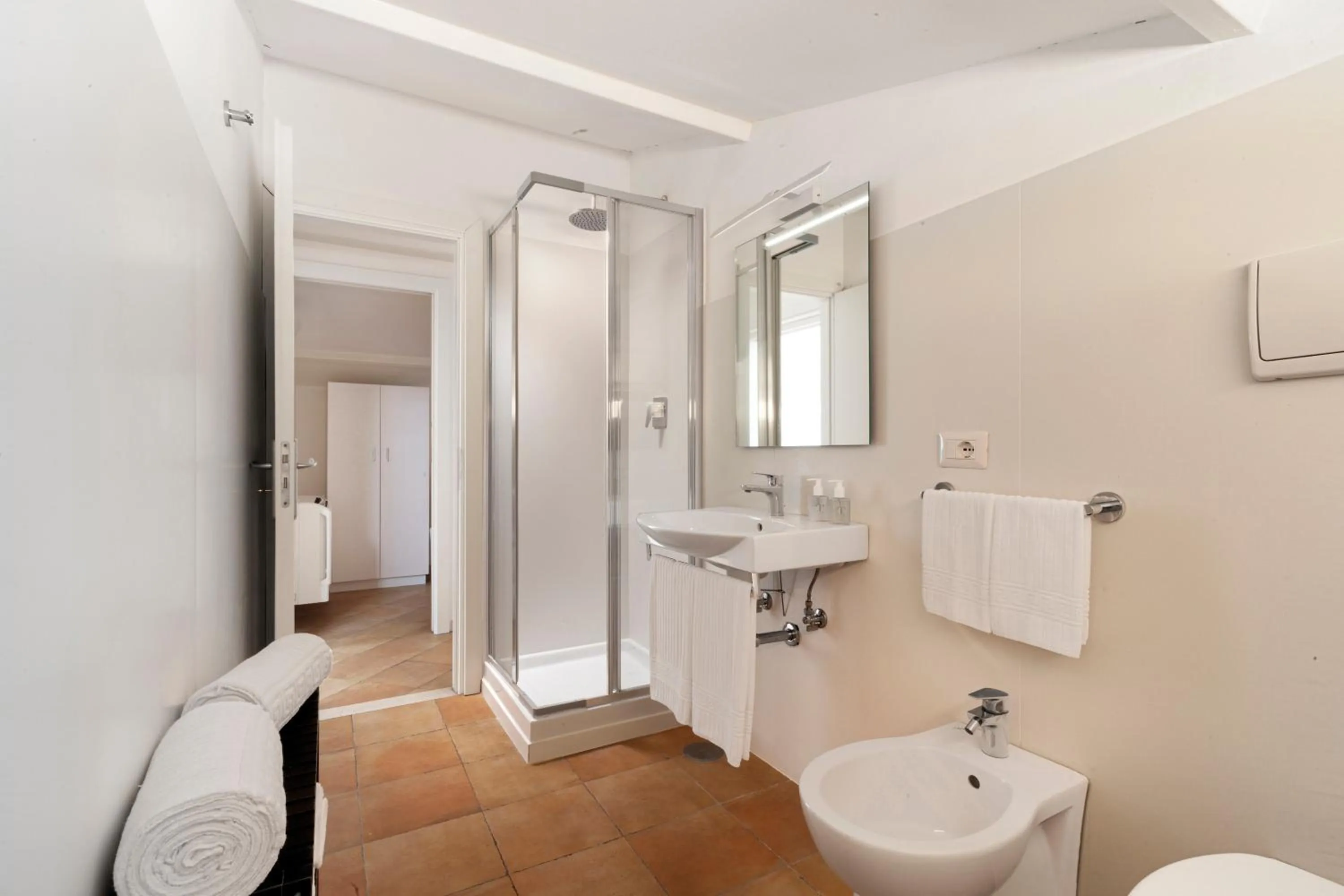 Bathroom in Hotel Tasso Suites & Spa