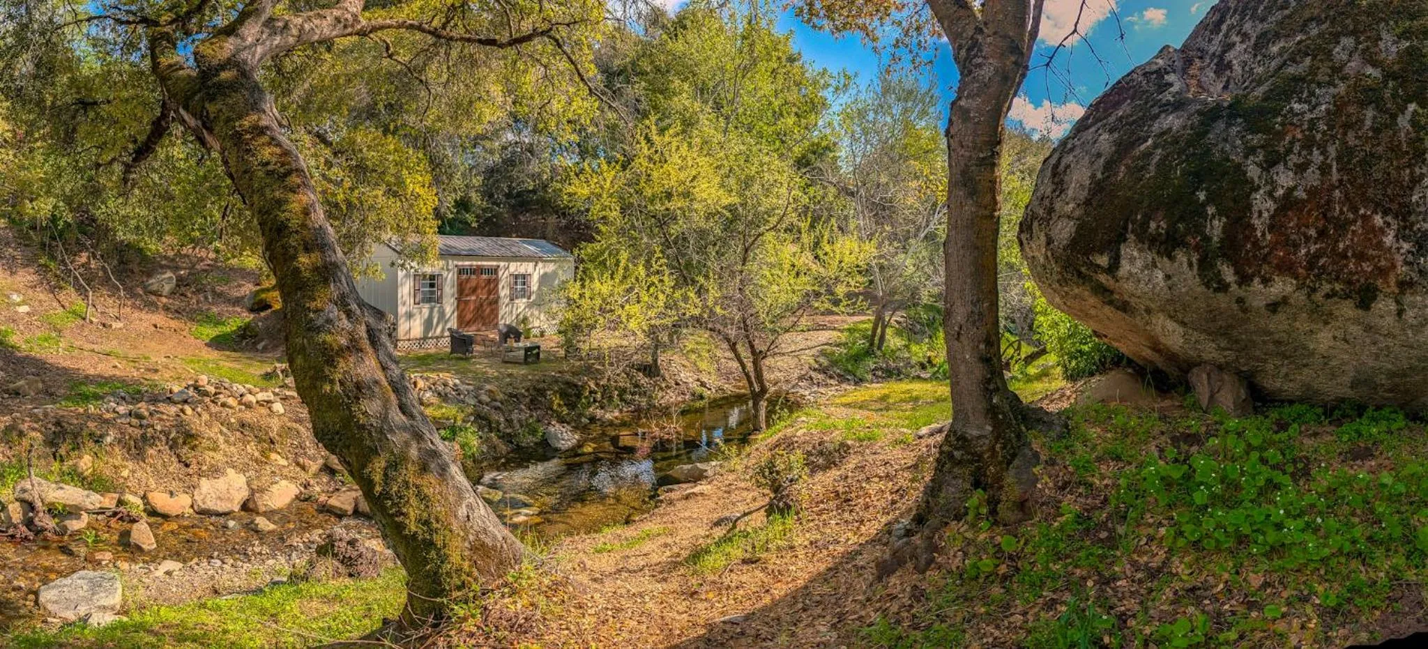 Property building in Genas's Sierra Inn & Restaurant