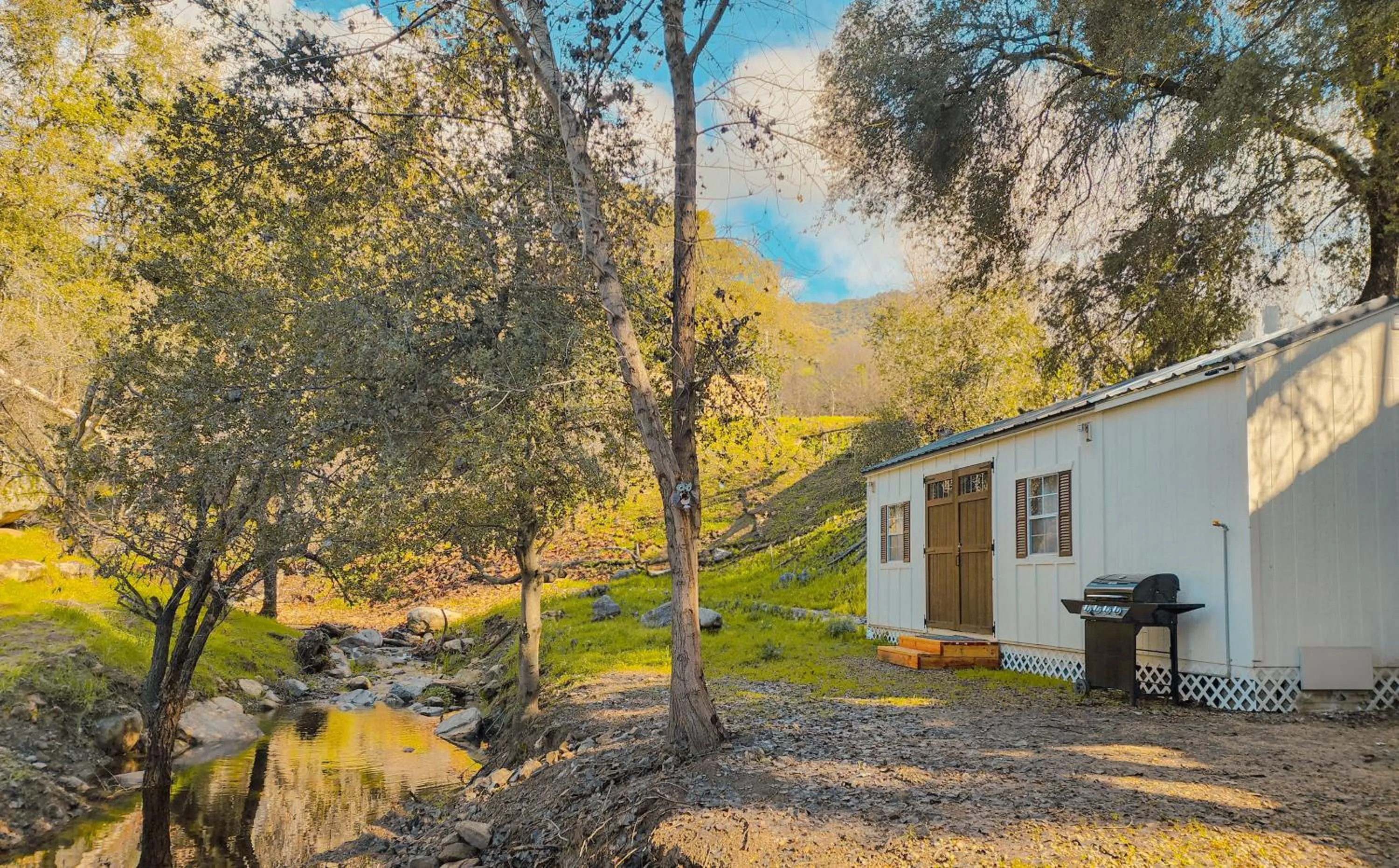 River view in Genas's Sierra Inn & Restaurant