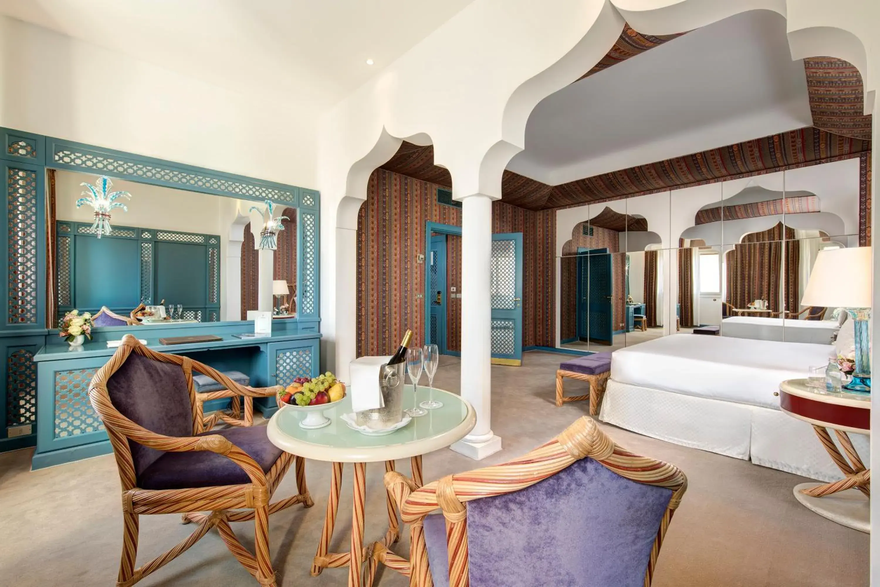 Deluxe Double or Twin Room in Hotel Excelsior Venice Deluxe Double or Twin Room in Hotel Excelsior Venice