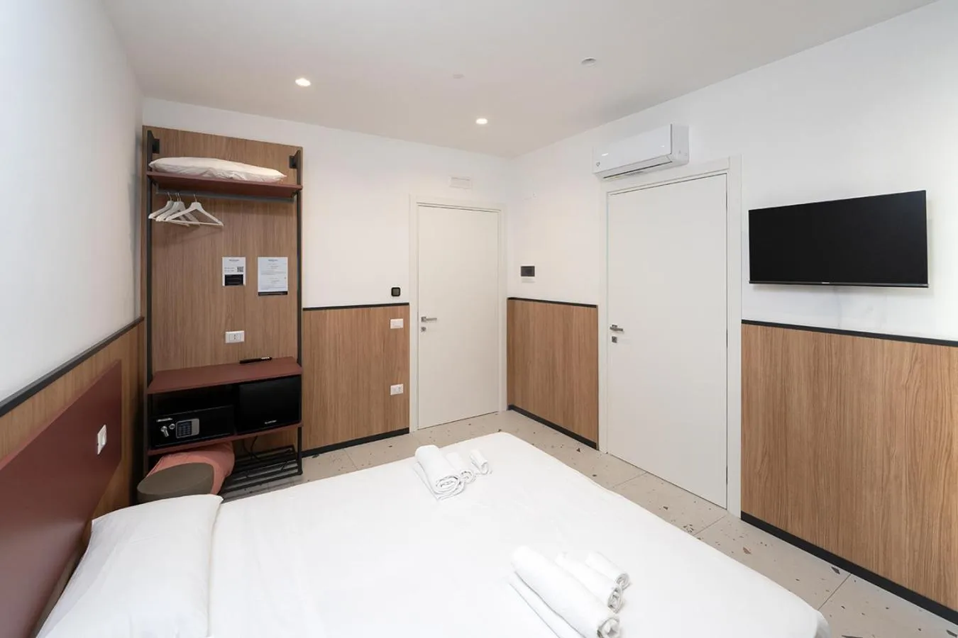 Bed in Mia Suites Hotel Bella Capri