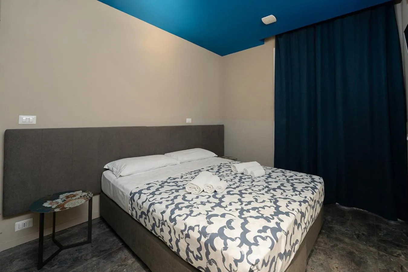 Bed in Mia Suites Hotel Bella Capri