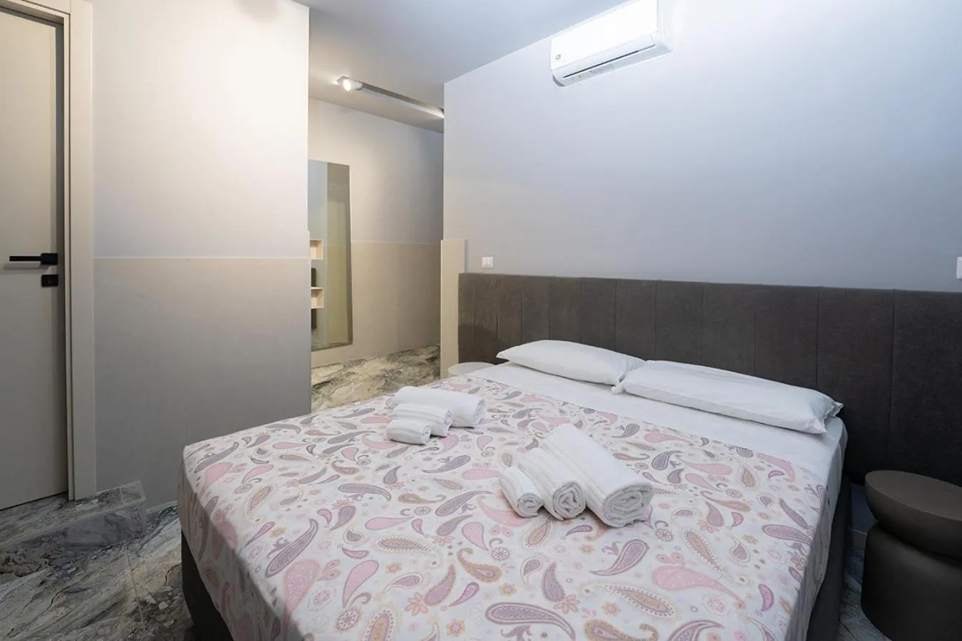 Bed in Mia Suites Hotel Bella Capri