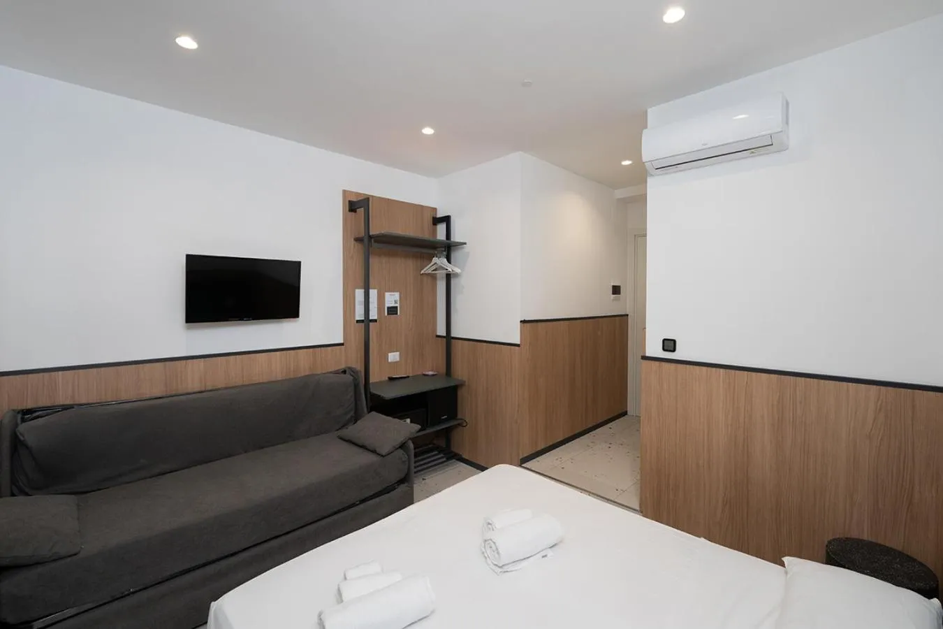 Bed in Mia Suites Hotel Bella Capri