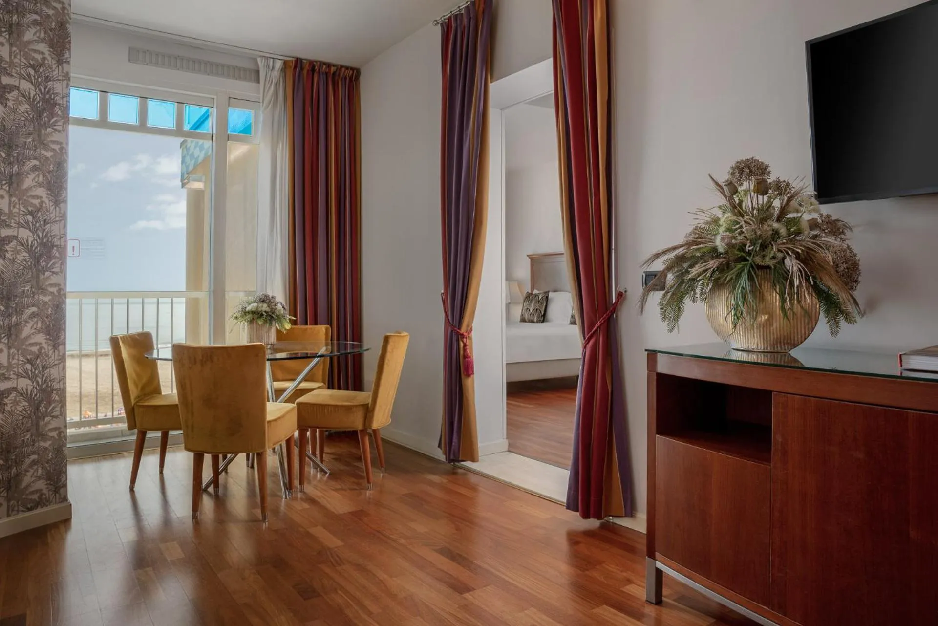 Seating area in Savoia Hotel Rimini