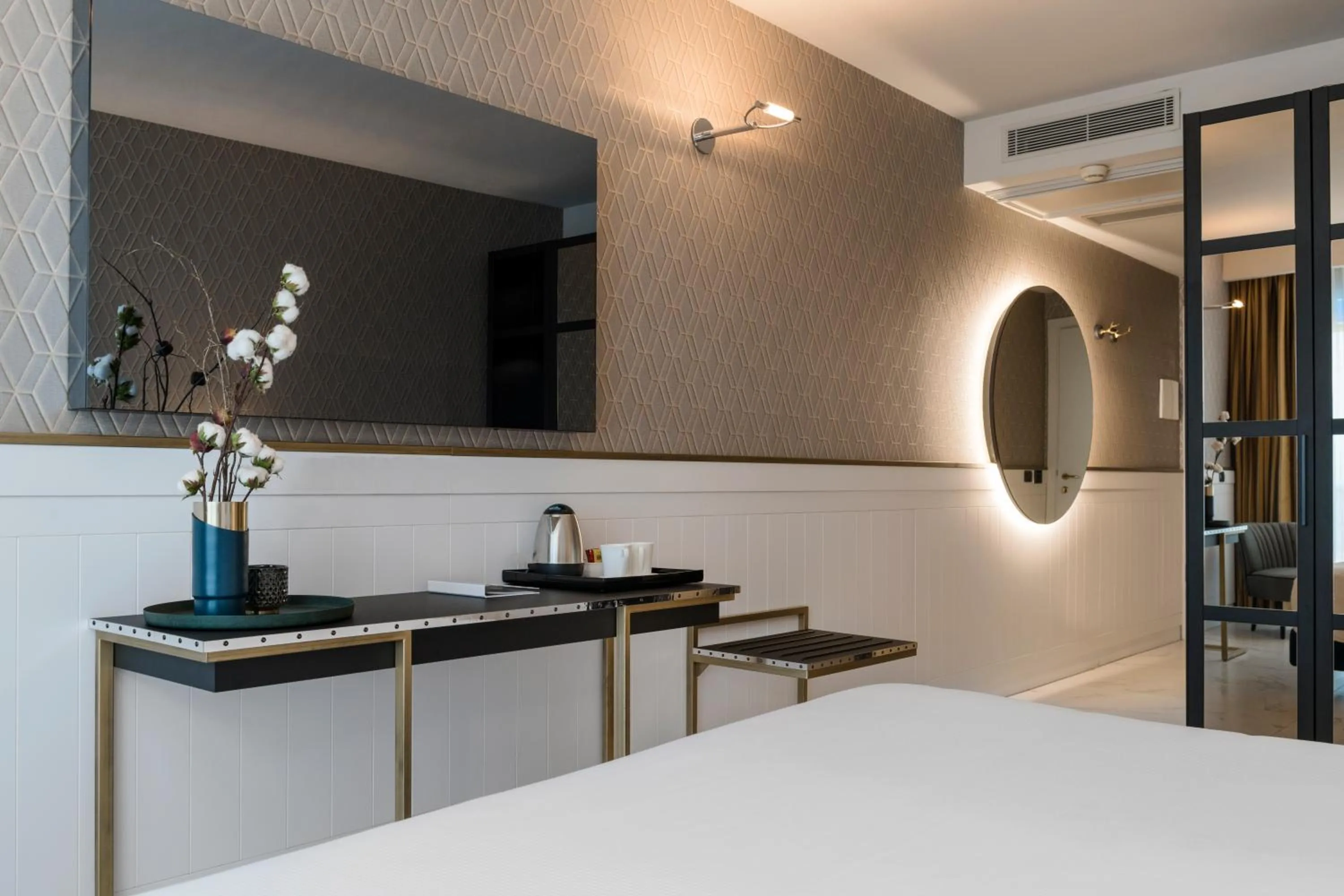 Bedroom, Bed in Savoia Hotel Rimini