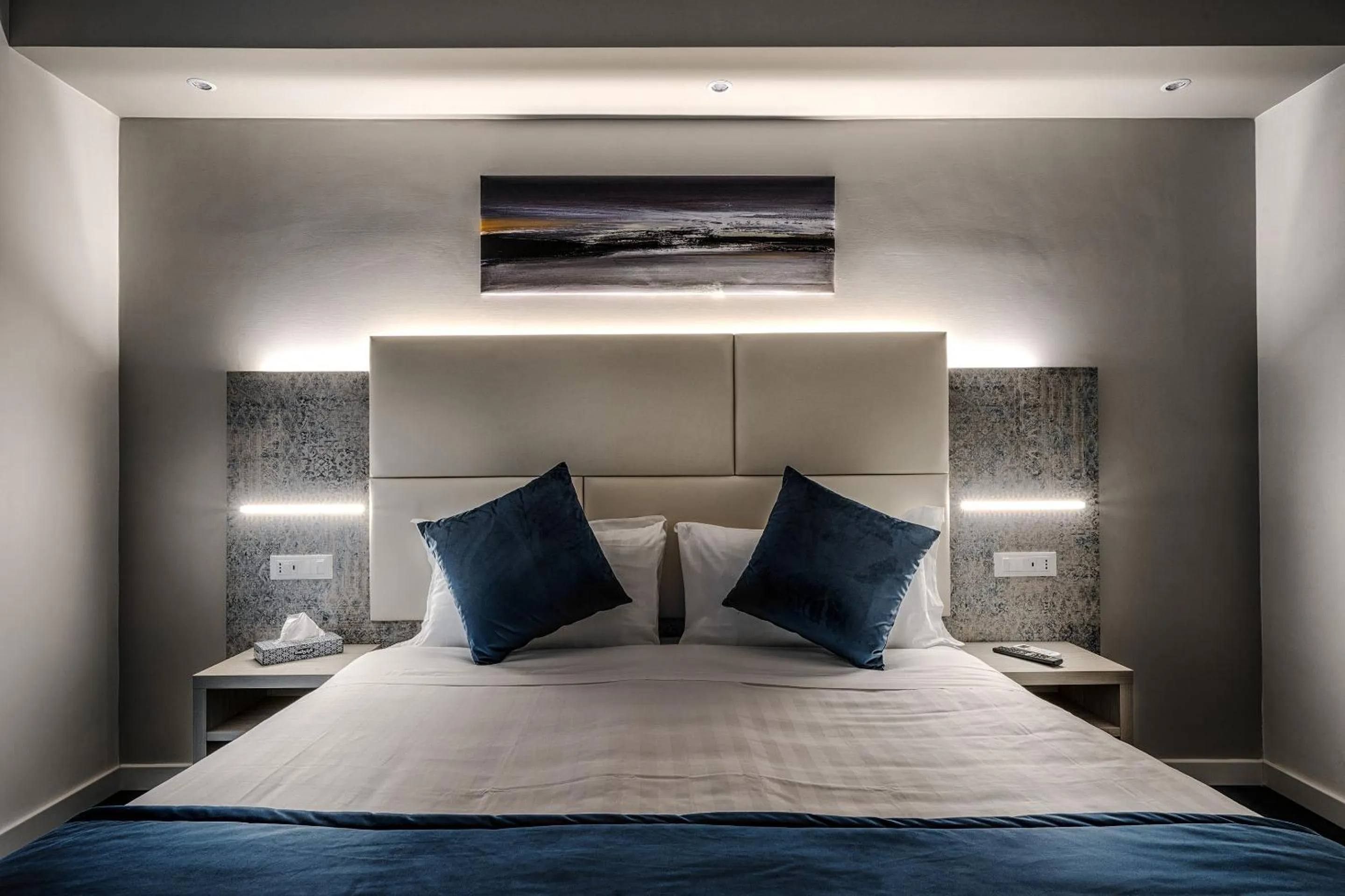 Bed in Suite Blue Style