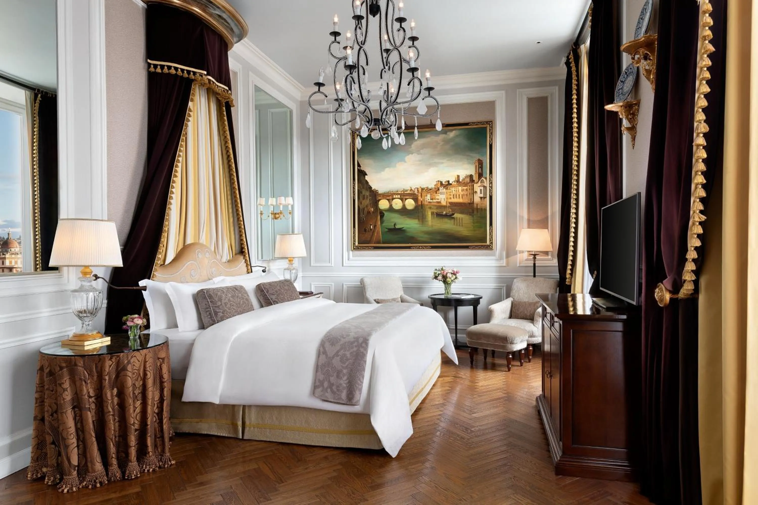 Photo of the whole room, Bed in The St. Regis Florence