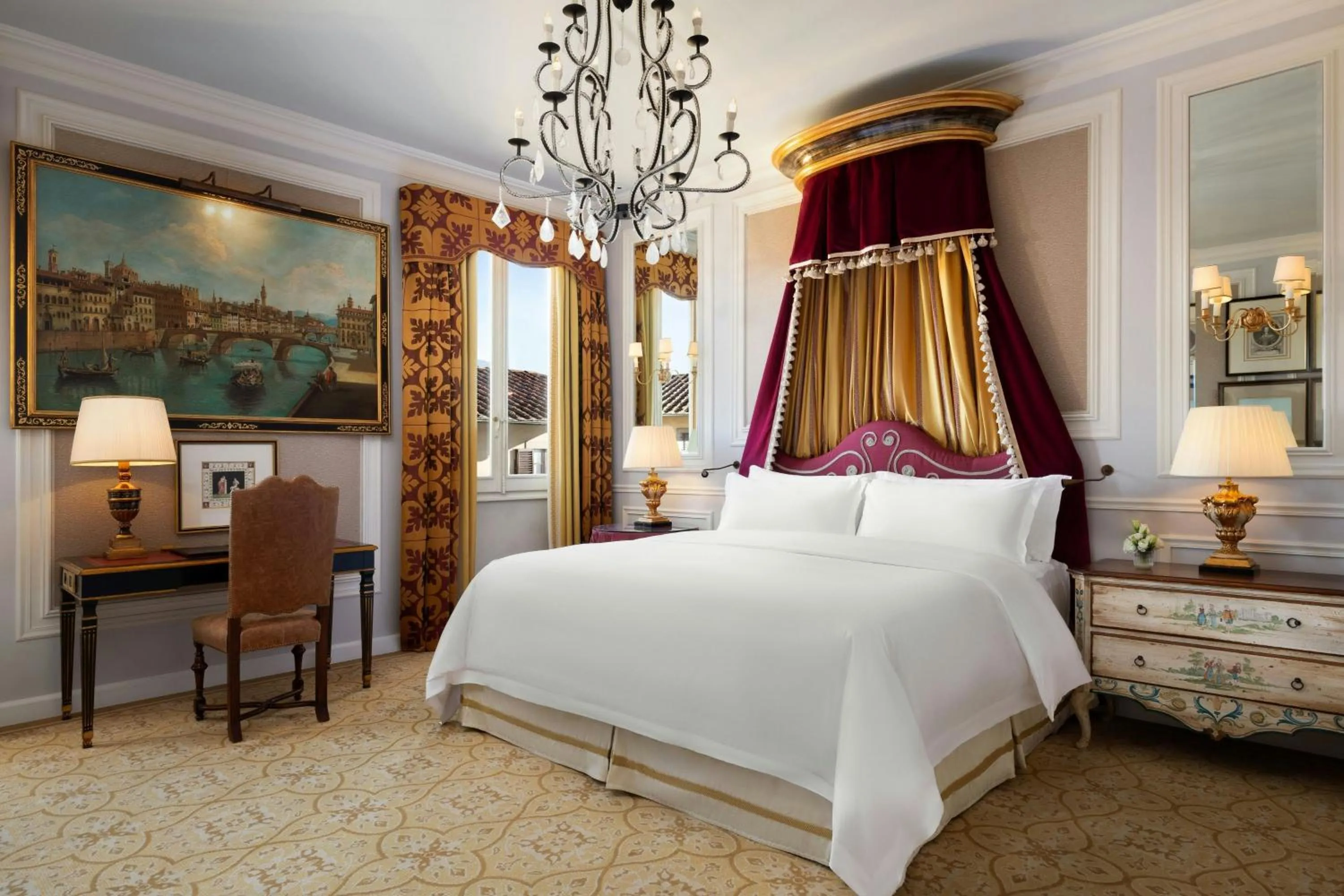 Photo of the whole room, Bed in The St. Regis Florence