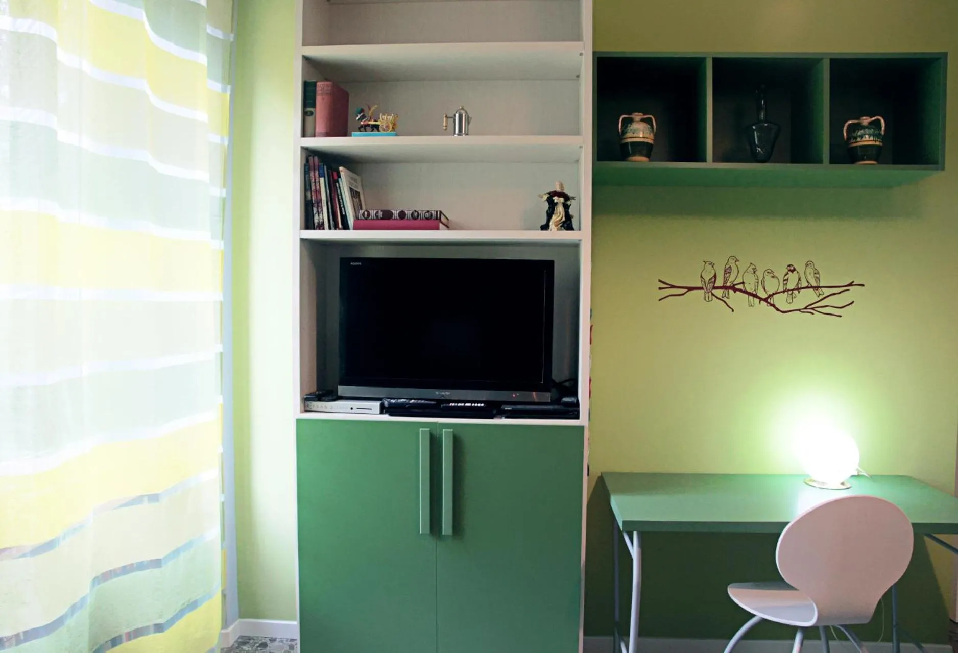 TV and multimedia in Maflava apartment