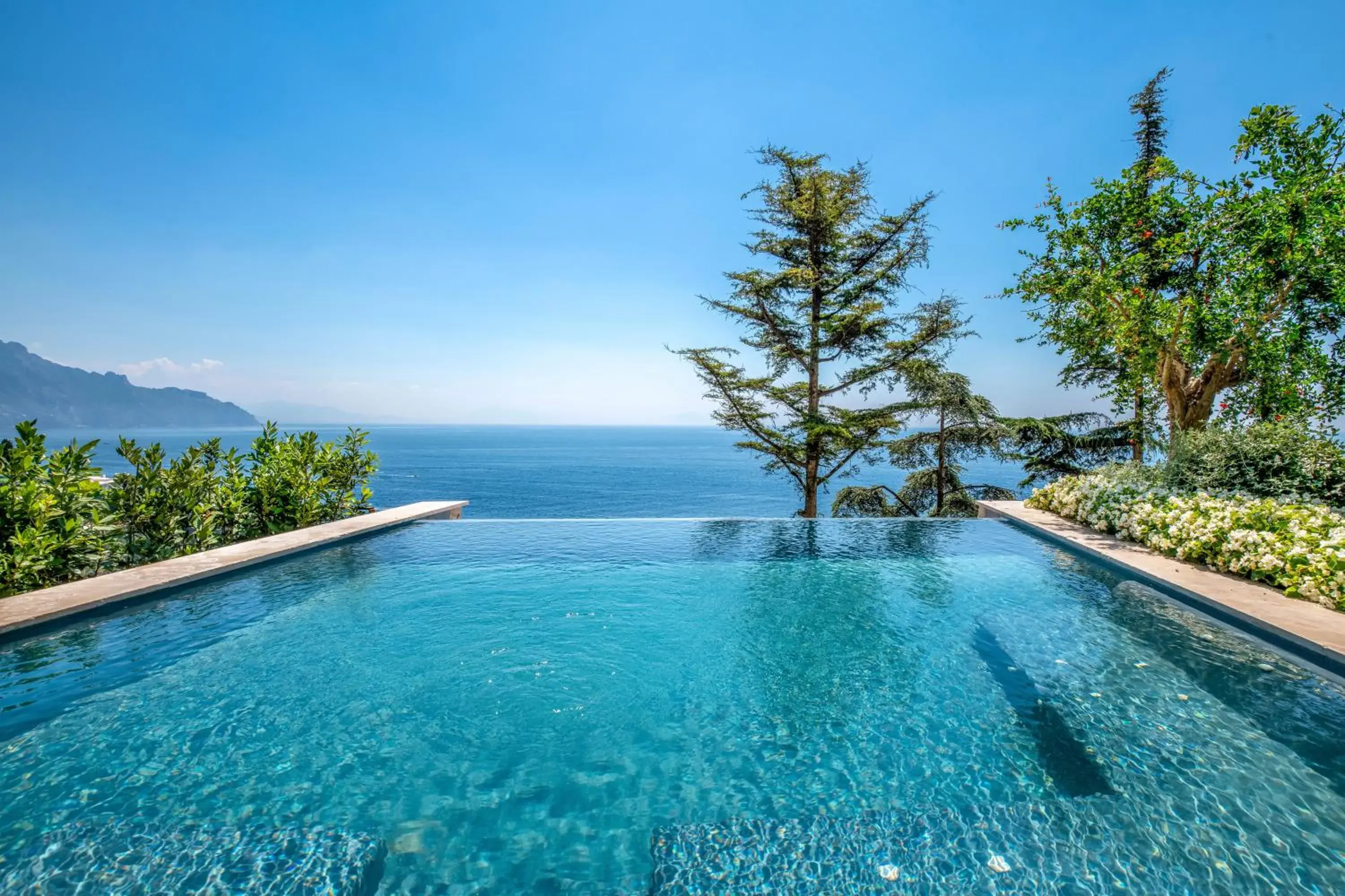 Suite with Private Pool in Borgo Santandrea Suite with Private Pool in Borgo Santandrea