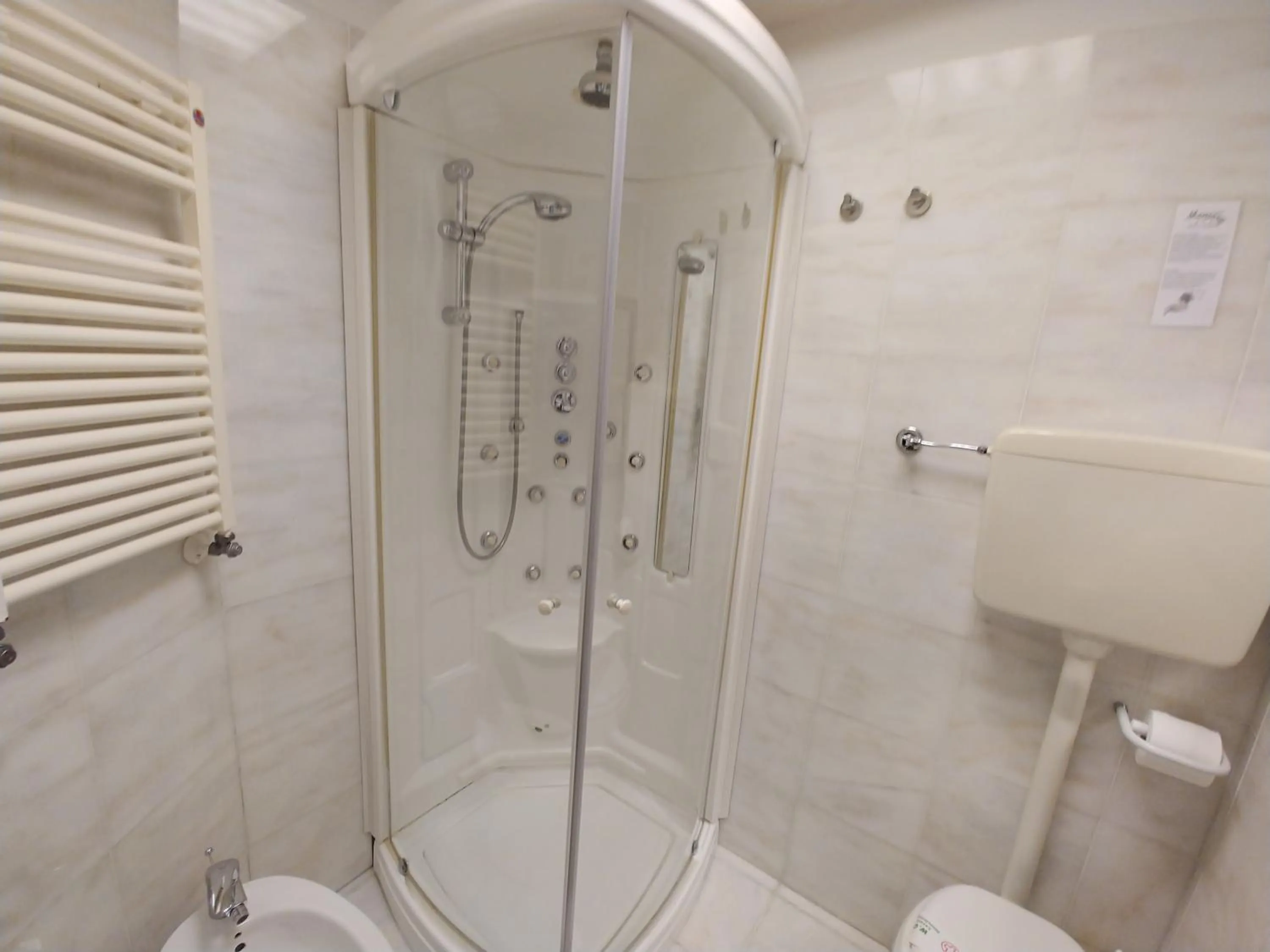 Shower in Hotel Memory