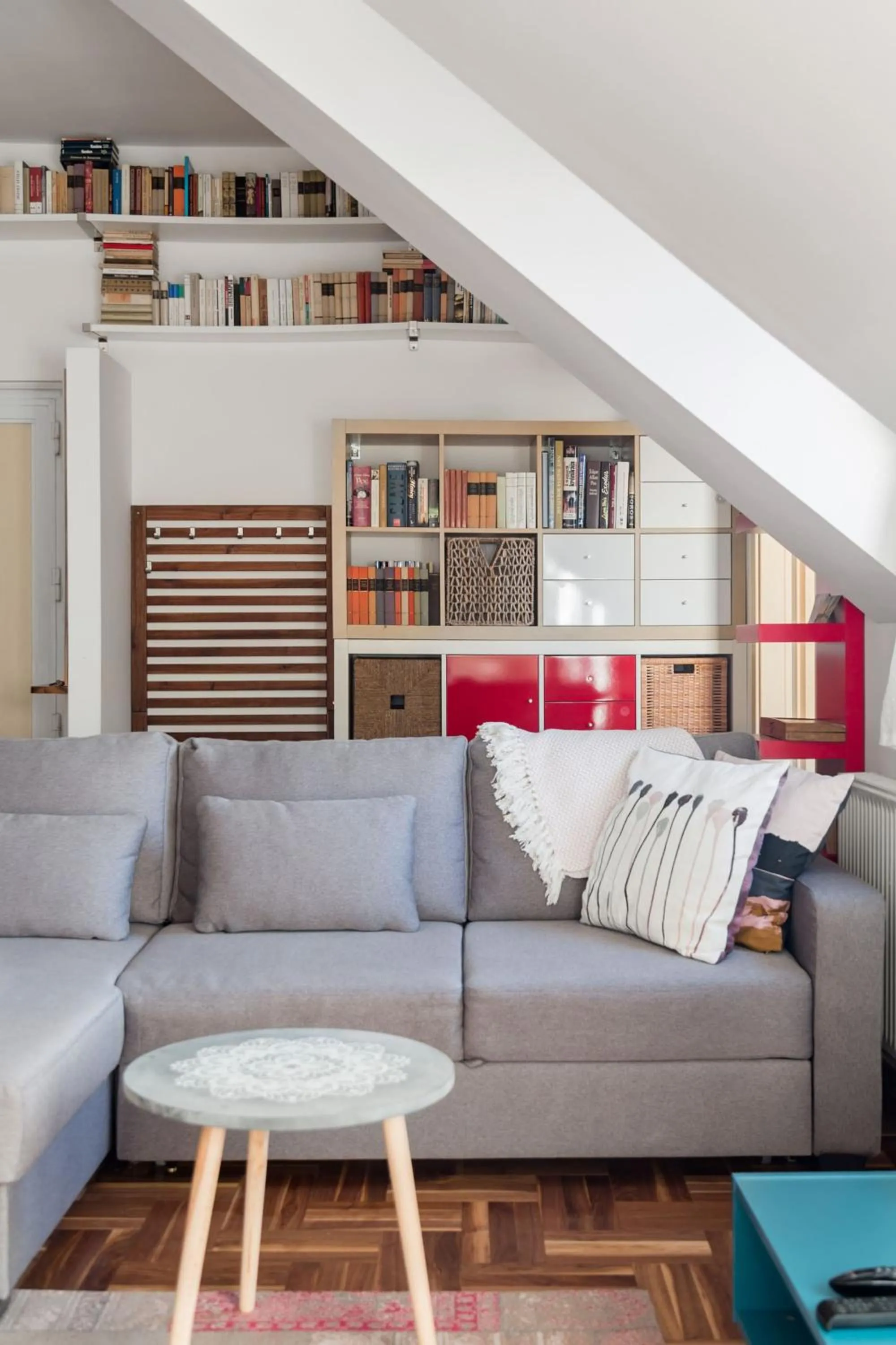 Relax Into Loft Living At A Light-Filled City Escape