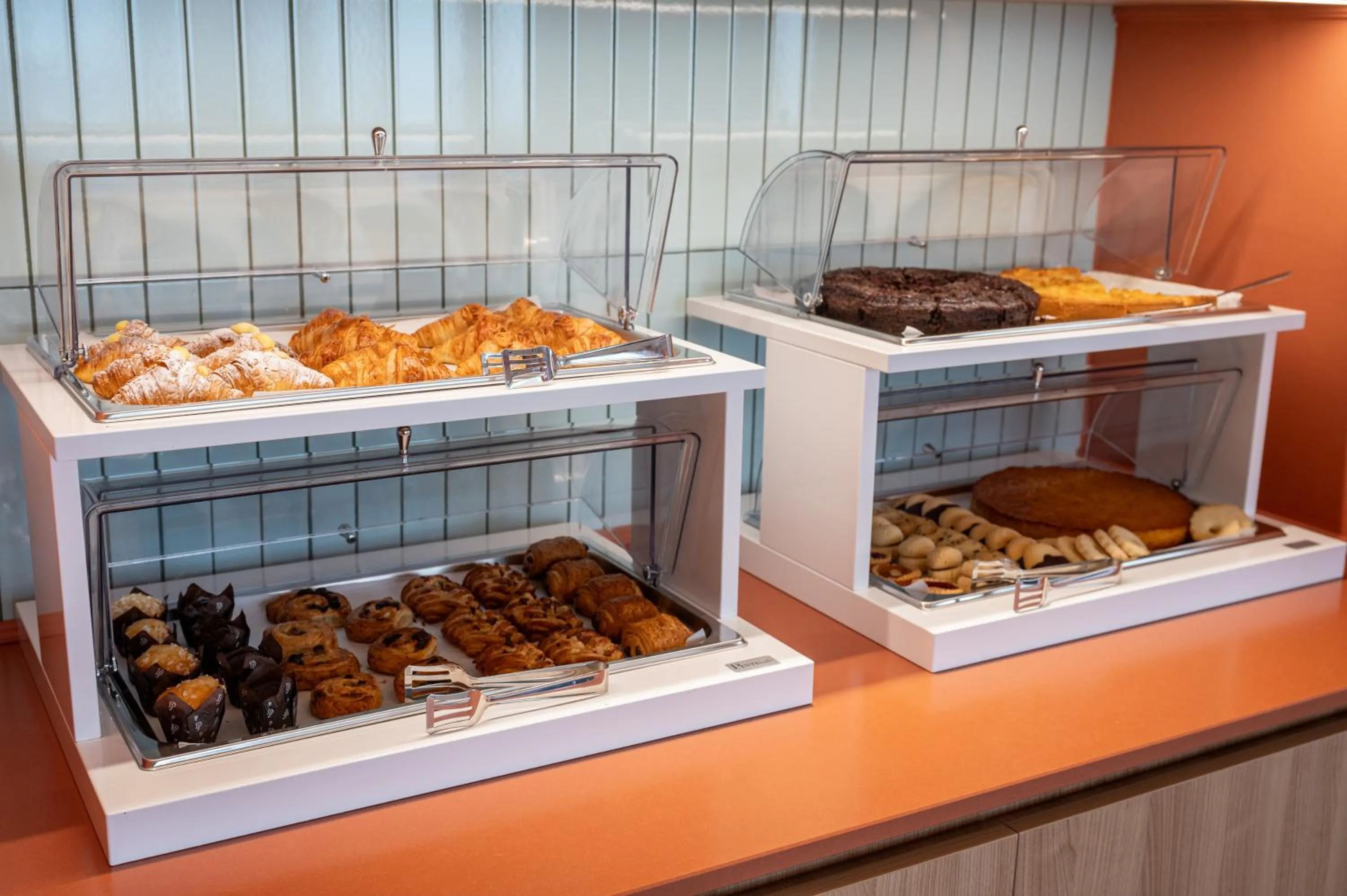 Food and drinks in Hotel Imperial