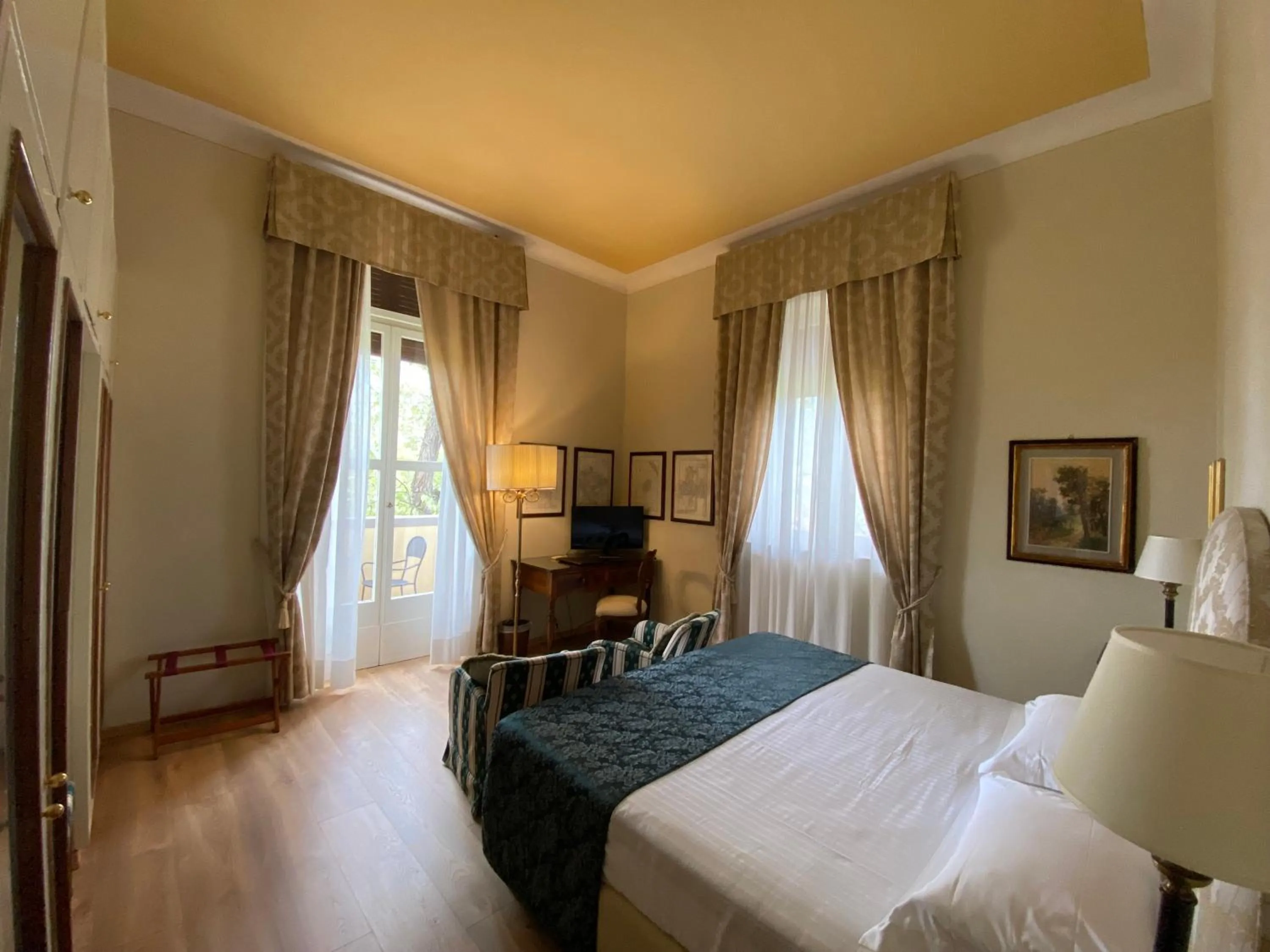 Bed in Park Palace Hotel