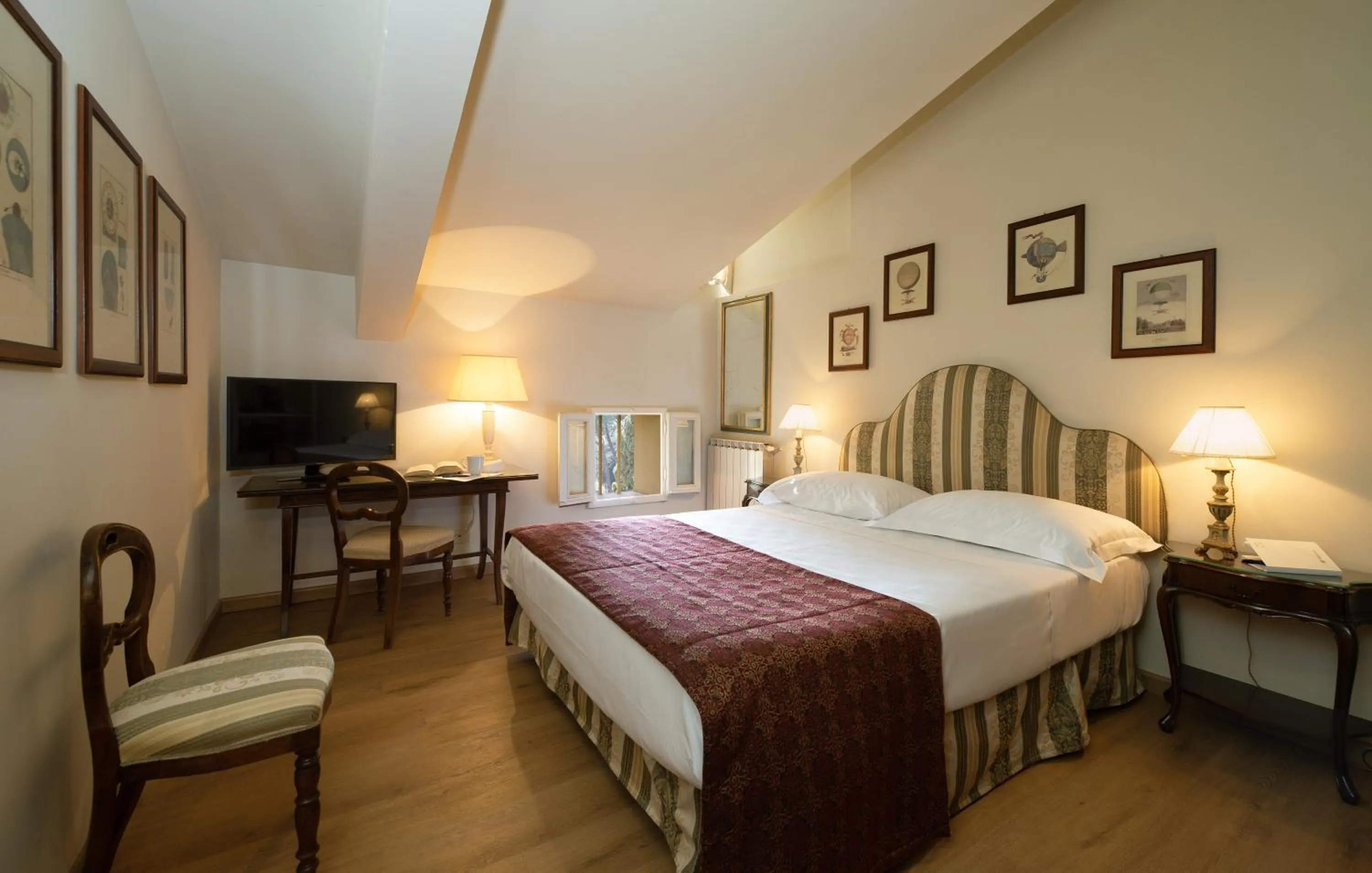 TV and multimedia, Bed in Park Palace Hotel