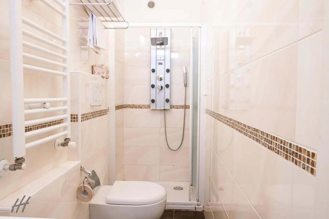 Shower in Hotel Holiday- Alla Finestrella