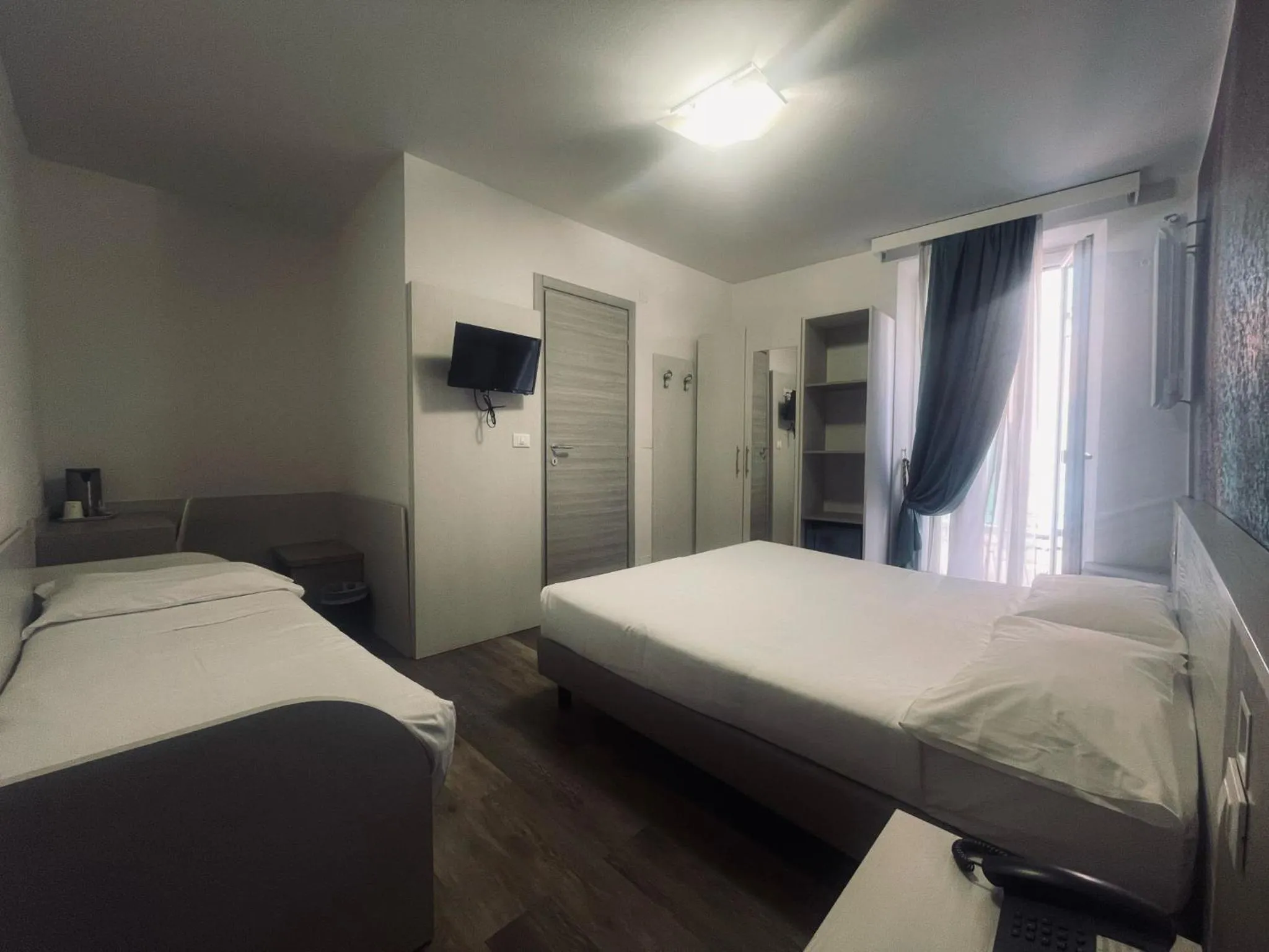 TV and multimedia, Bed in Hotel Holiday- Alla Finestrella