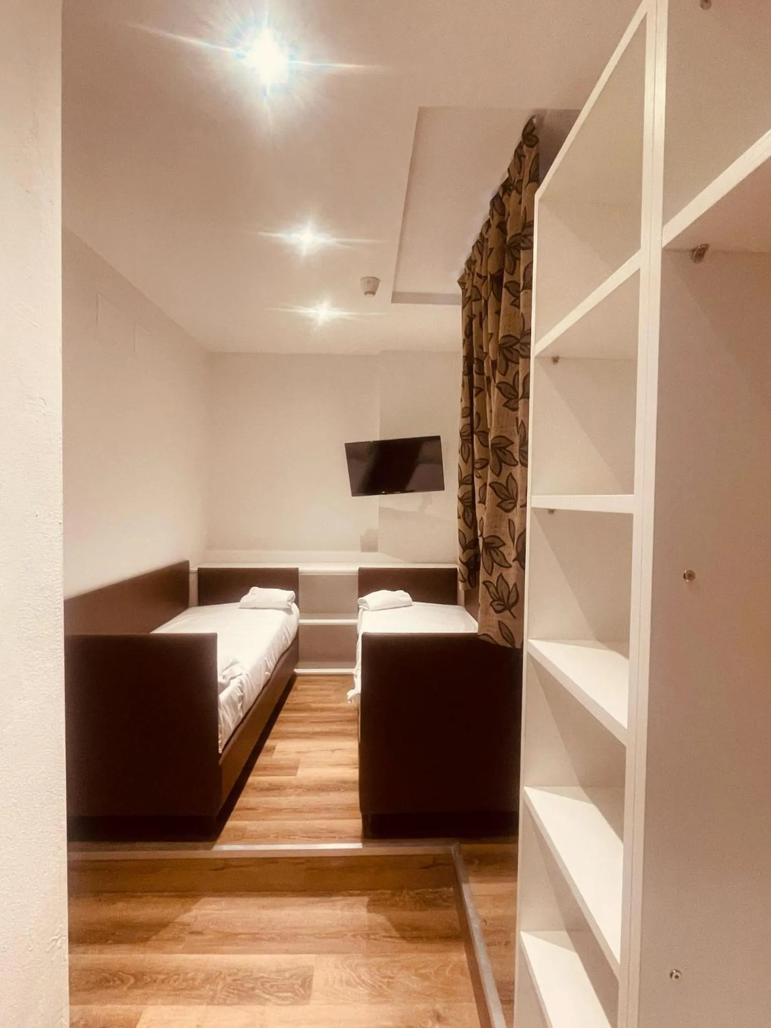 Bed in Hotel Holiday- Alla Finestrella