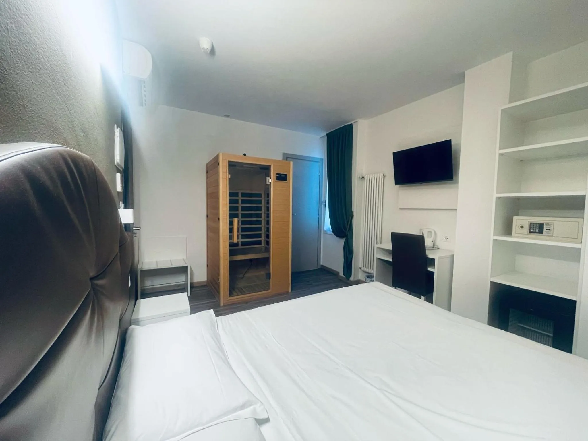 Sauna, Bed in Hotel Holiday- Alla Finestrella