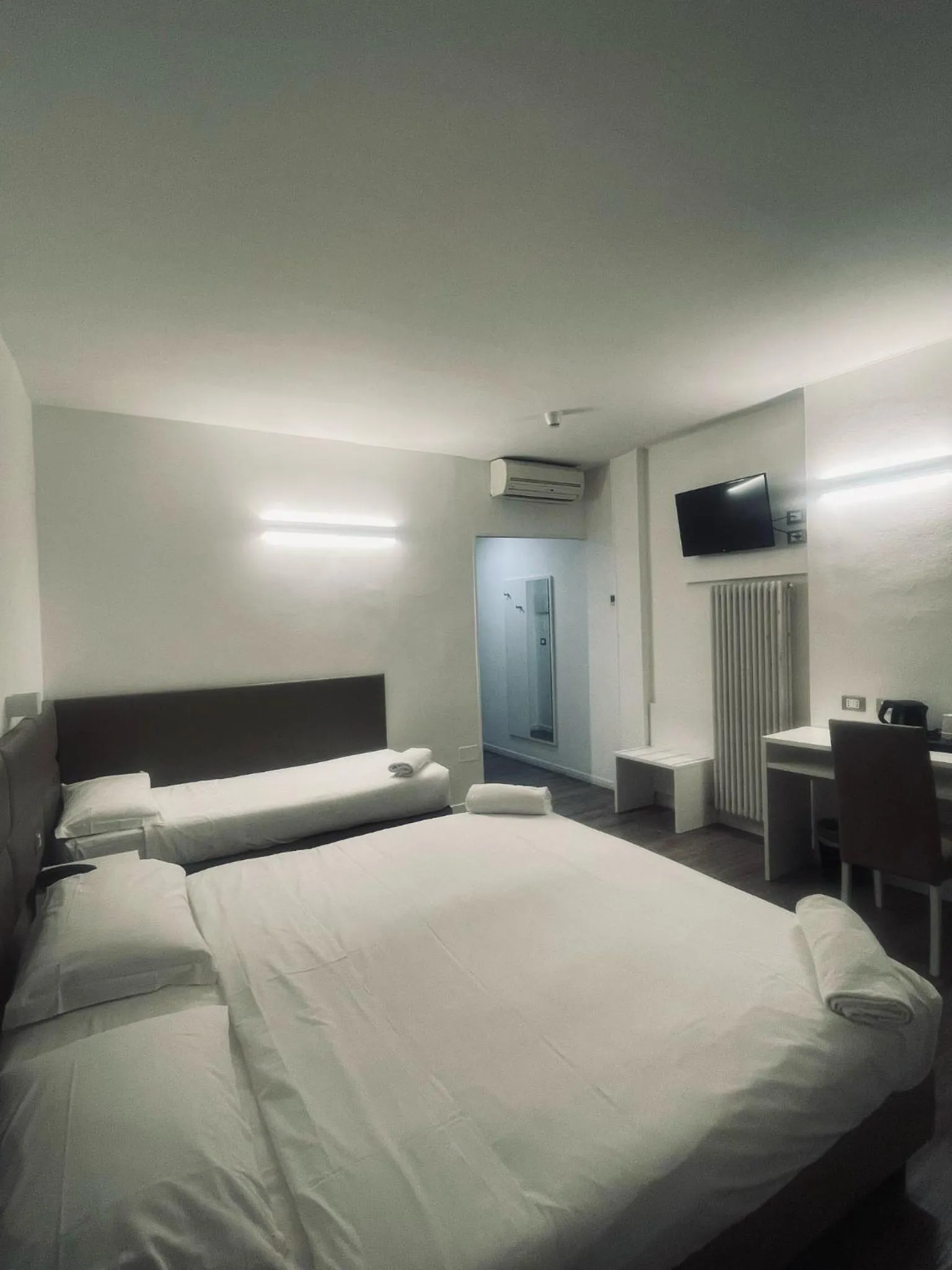 Photo of the whole room, Bed in Hotel Holiday- Alla Finestrella