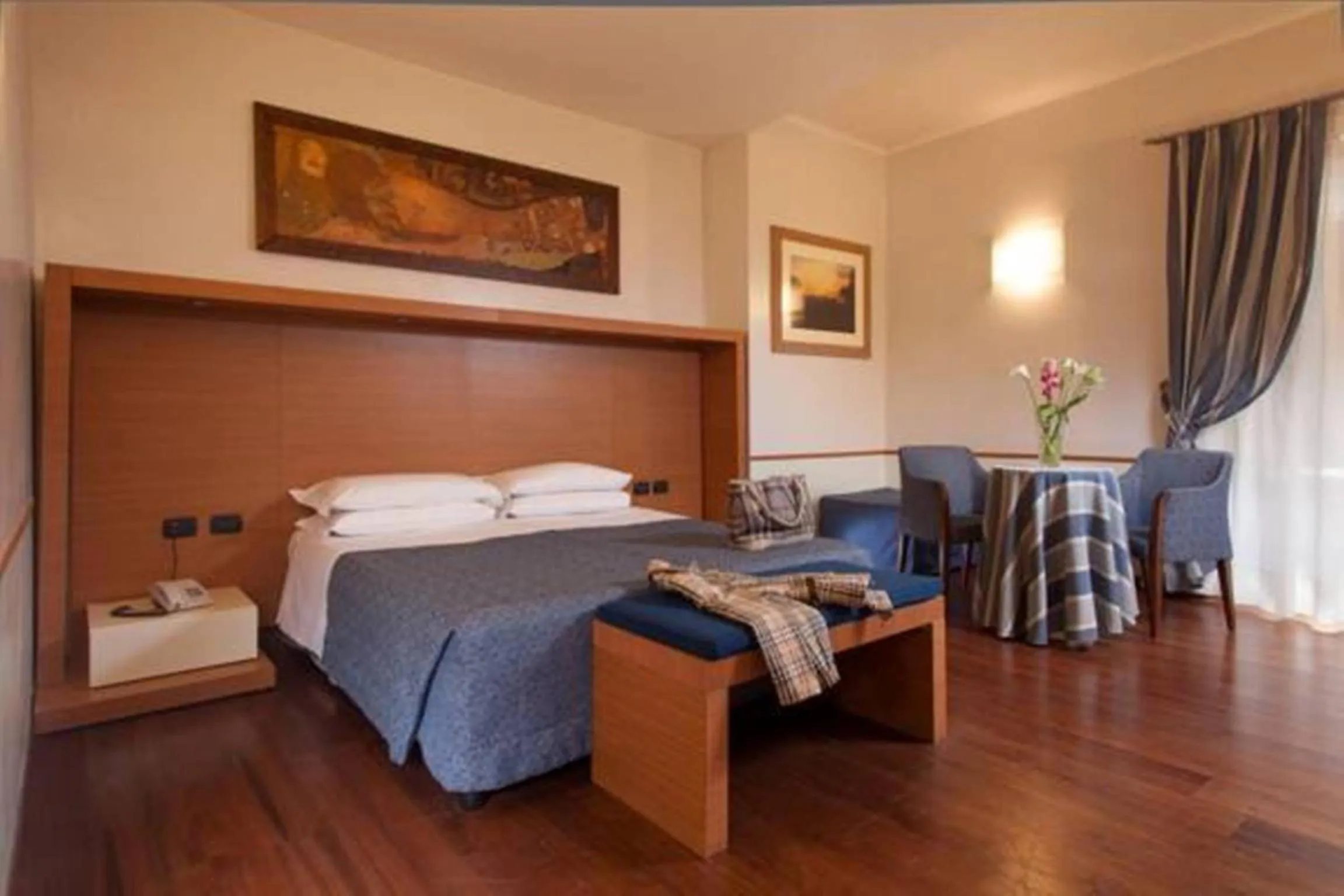 Bedroom, Bed in Hotel Piemonte