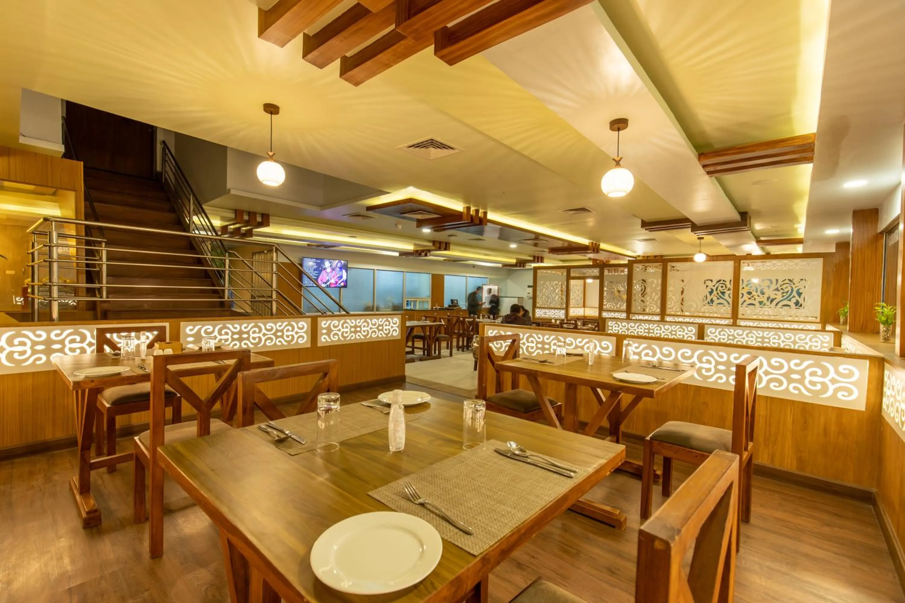 Restaurant/places to eat in Gorakha Hotel