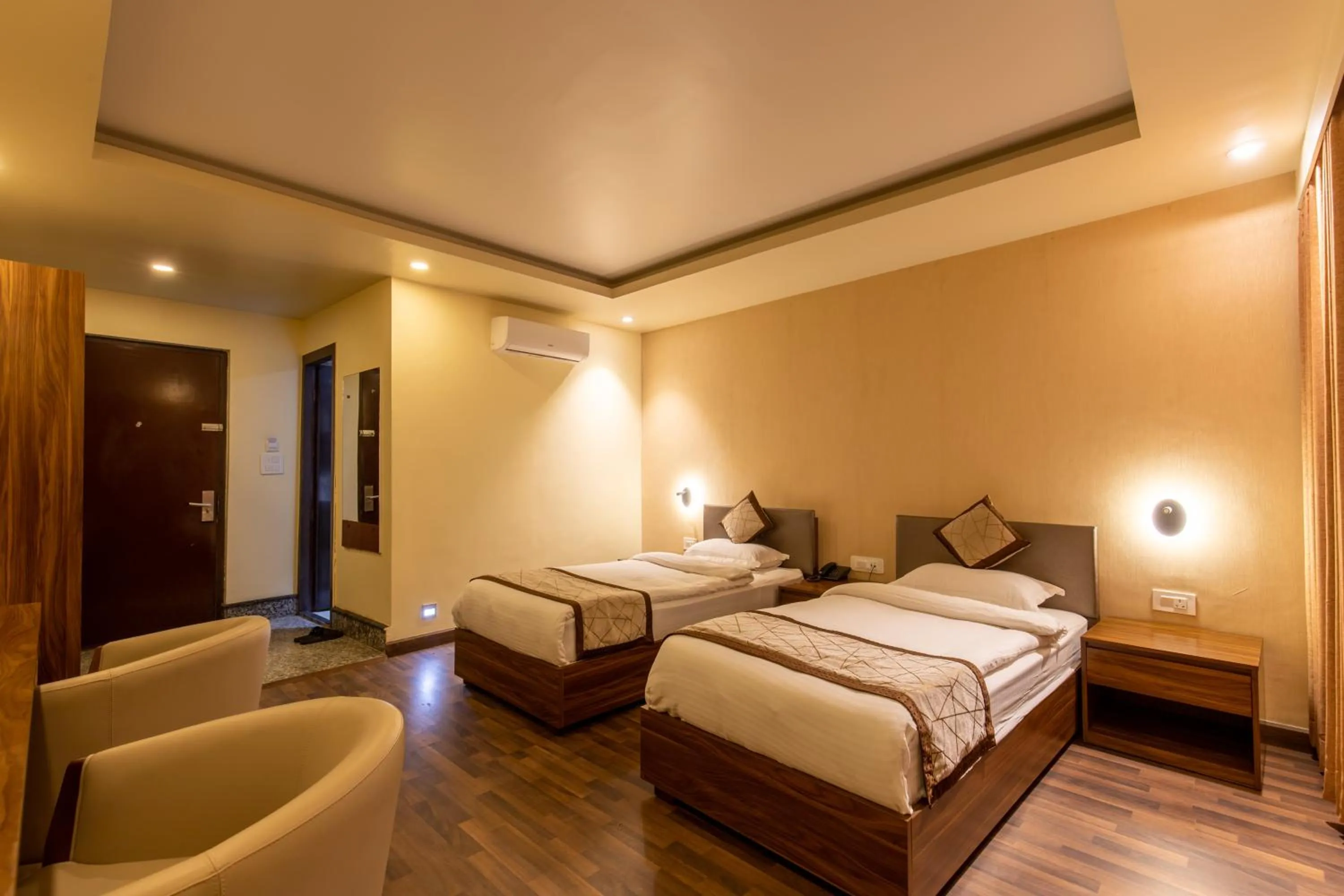 Deluxe Twin Room in Gorakha Hotel
