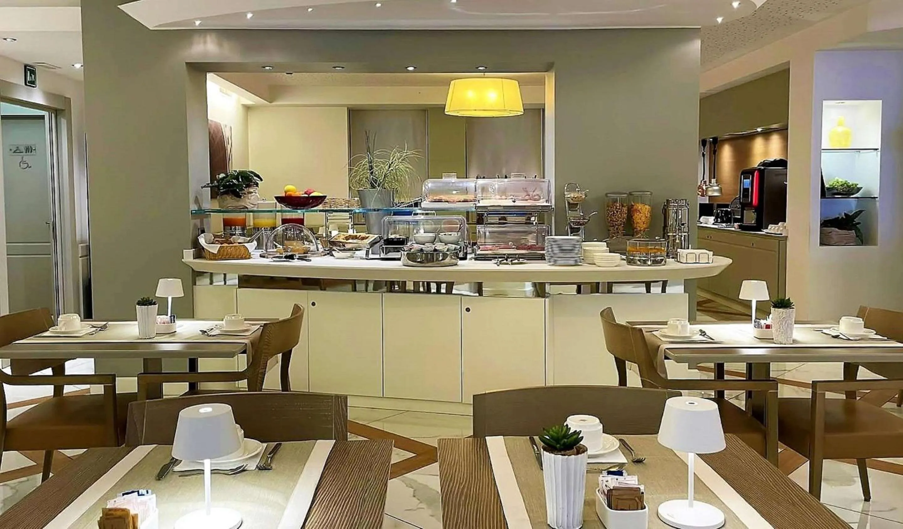 Restaurant/places to eat in Best Western Hotel City