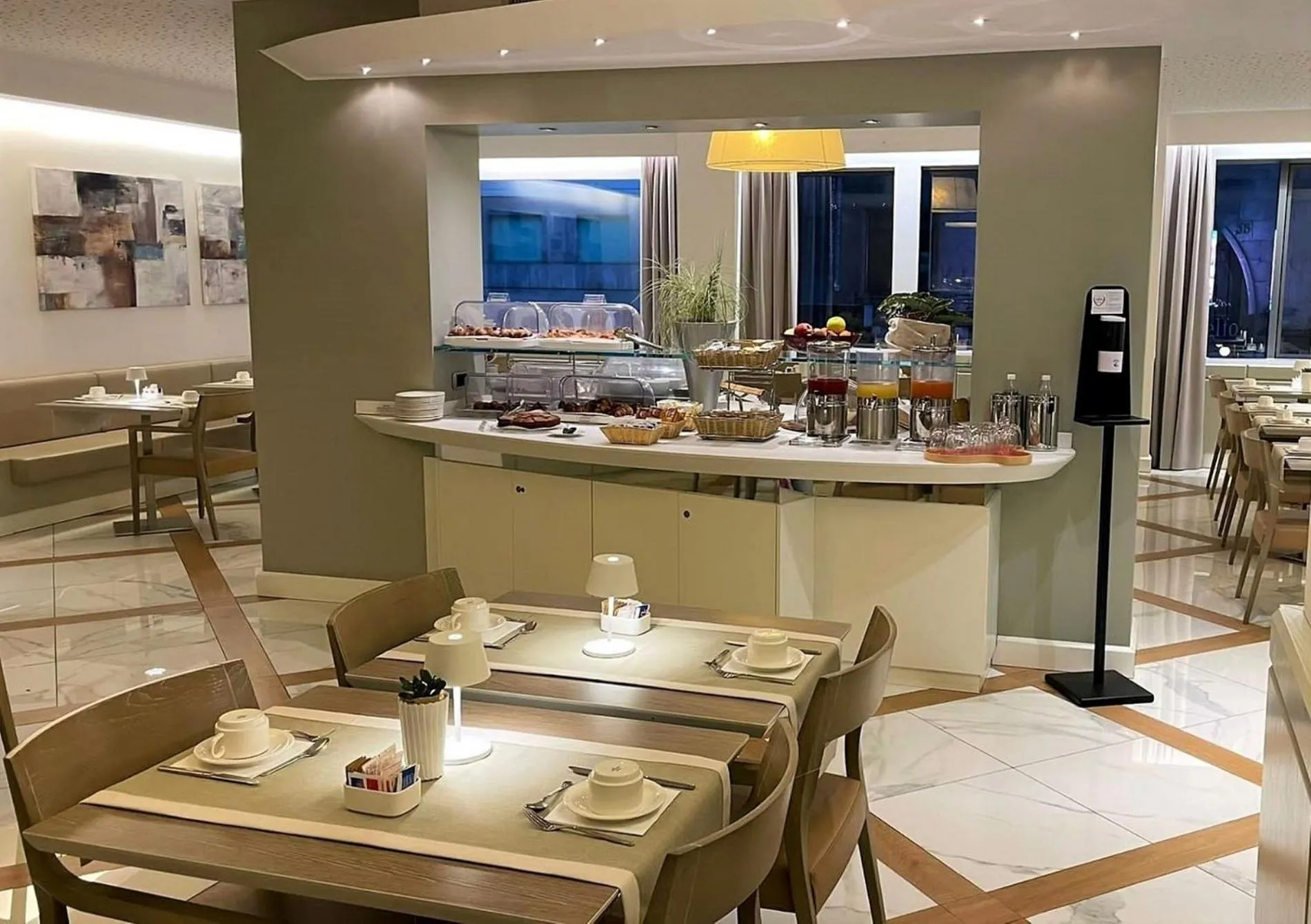 Restaurant/places to eat in Best Western Hotel City