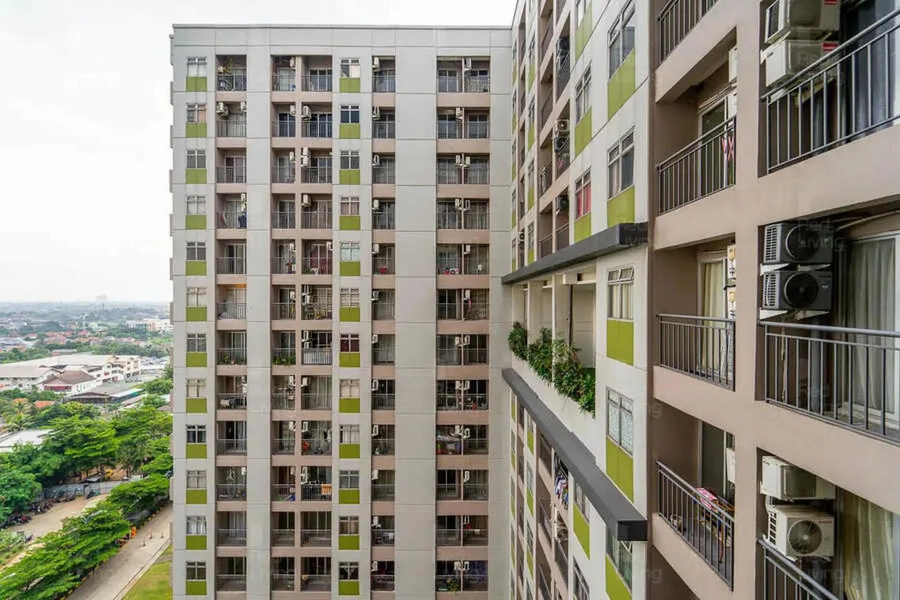 Property building in RedLiving Apartemen Serpong Green View - Sheena Property Tower B