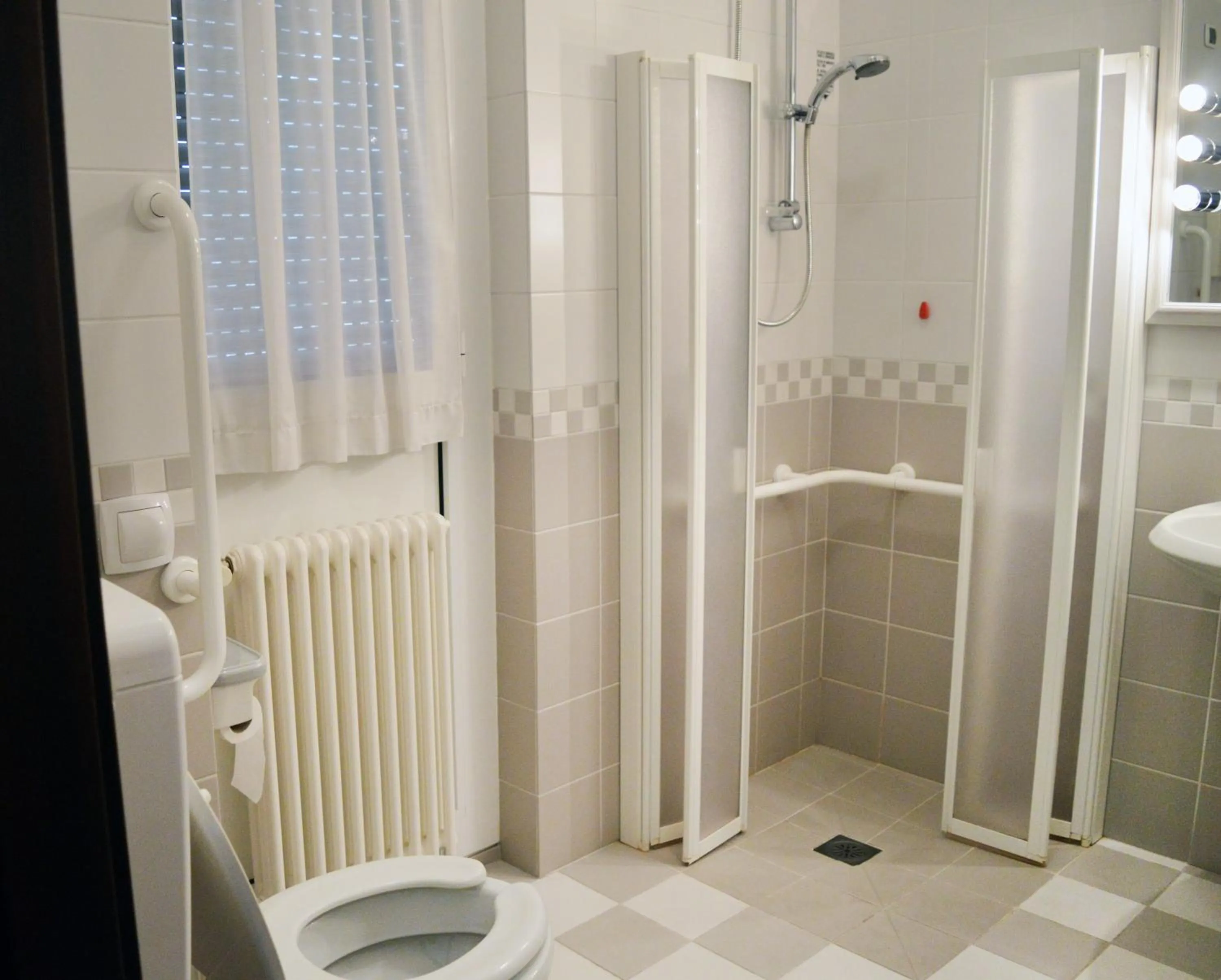 Shower in Park Hotel Meublé