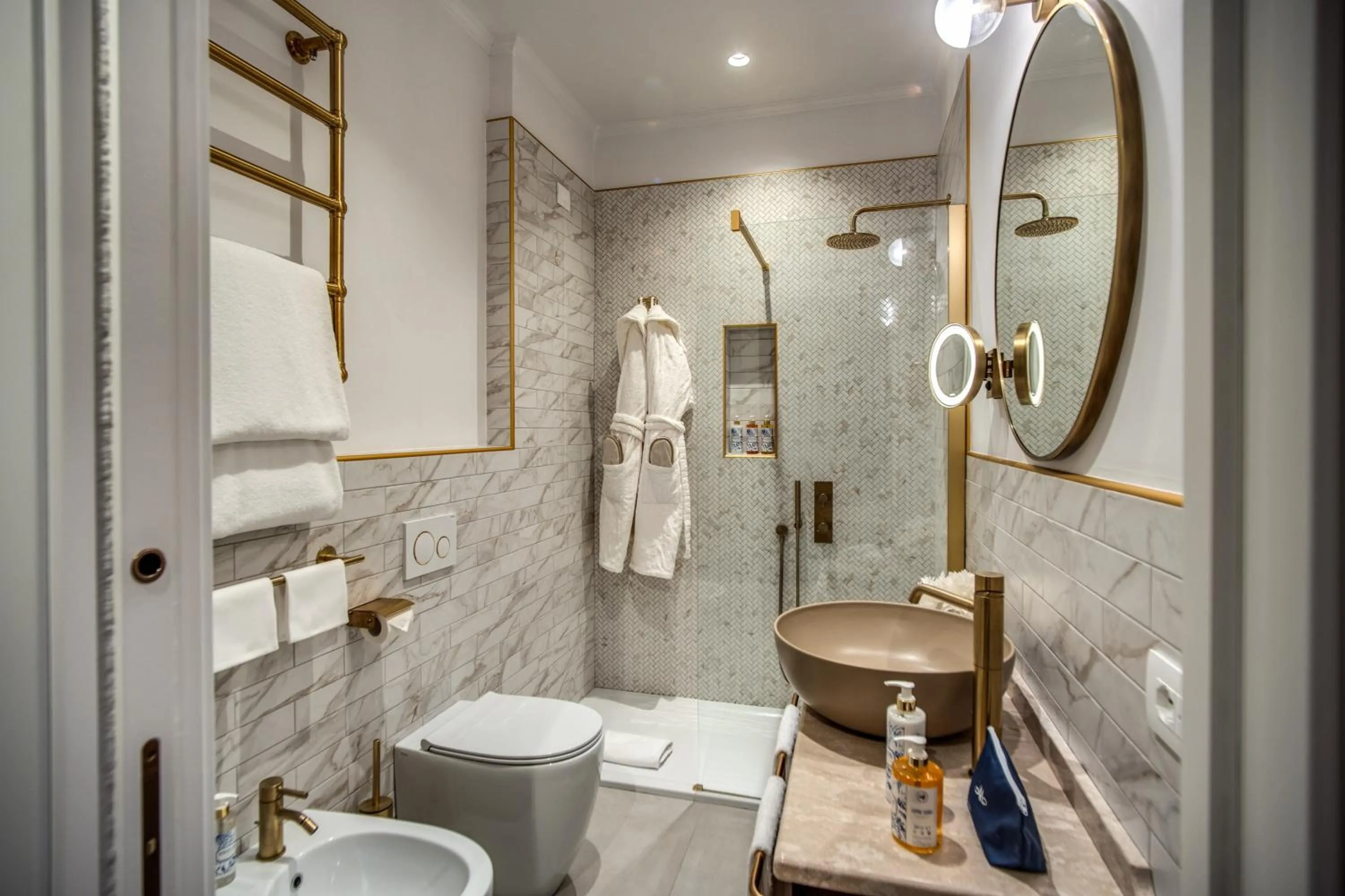 Bathroom in Hotel Mediterraneo