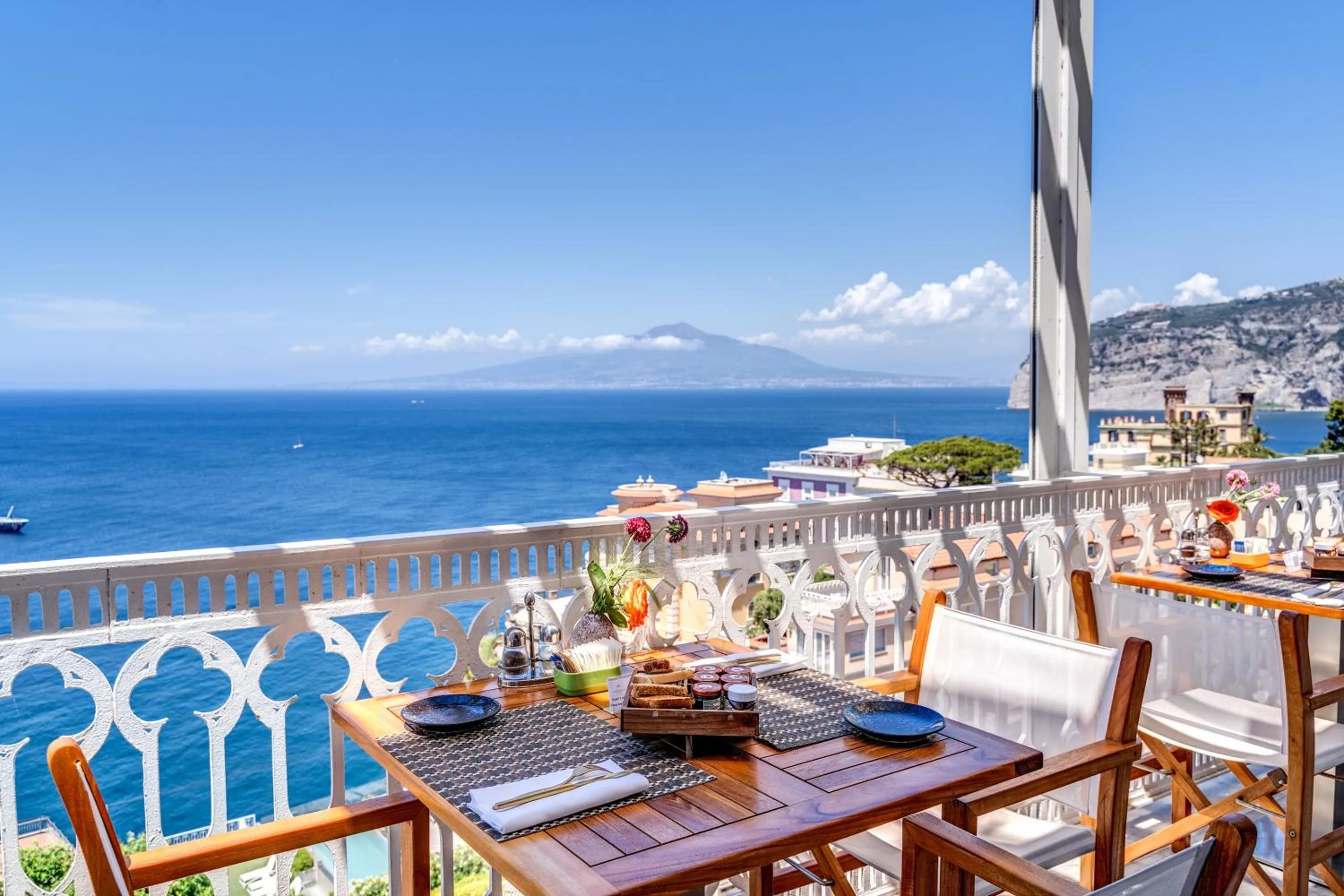 Breakfast in Hotel Mediterraneo