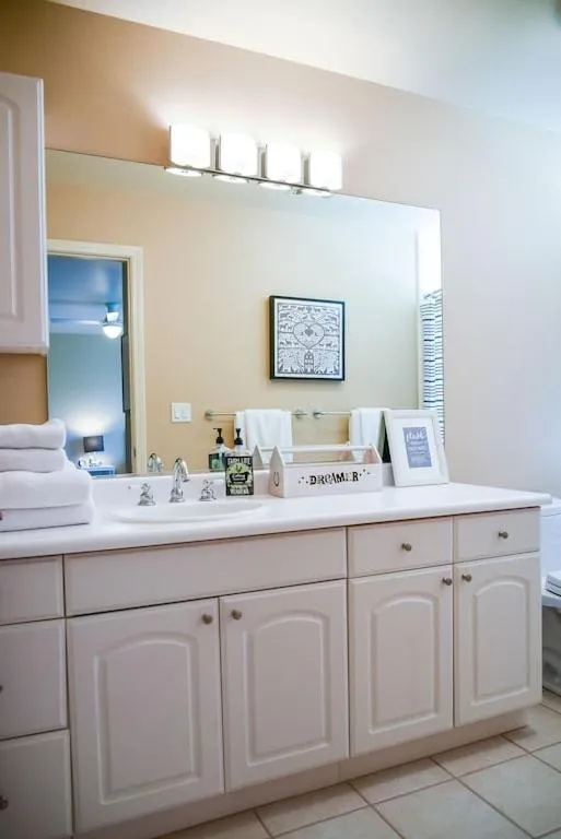 Shower in Sierra Ranch - A Yosemite Retreat