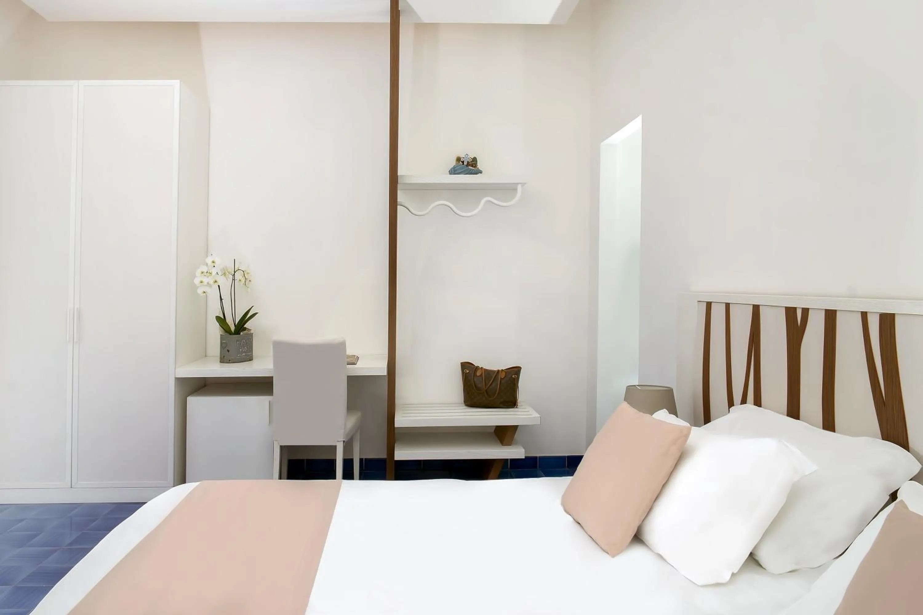 Photo of the whole room, Bed in Hotel Le Axidie