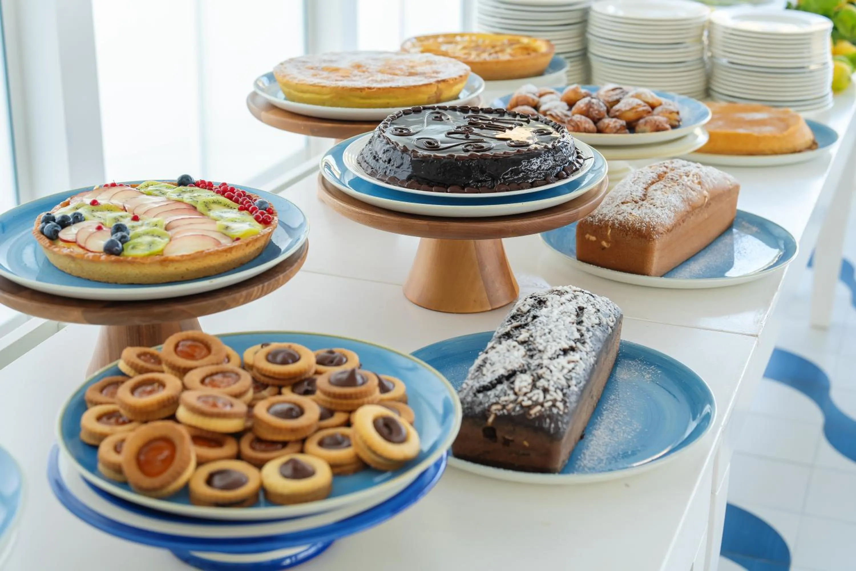 Buffet breakfast in Hotel Le Axidie