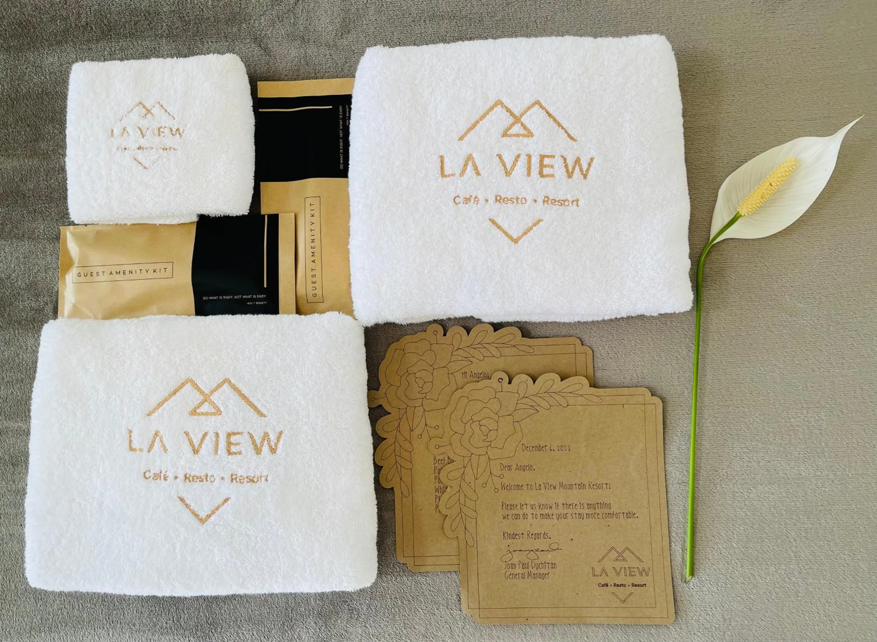 Text overlay in La View Mountain Resort