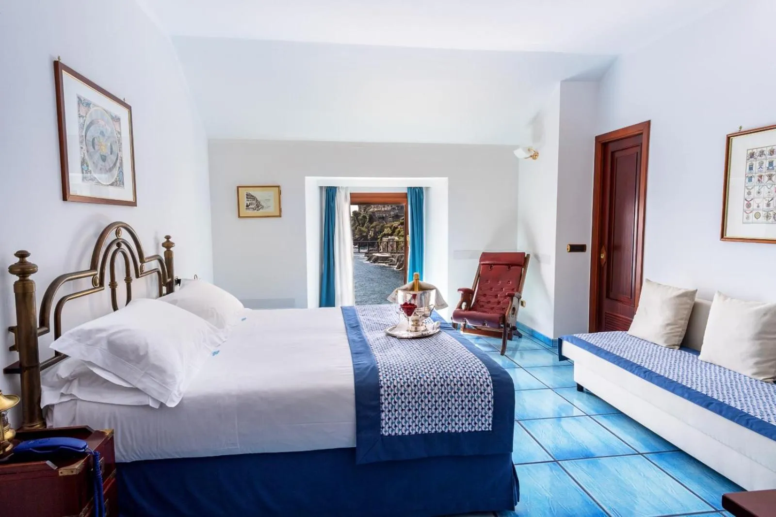 Photo of the whole room, Bed in Ravello Art Hotel Marmorata