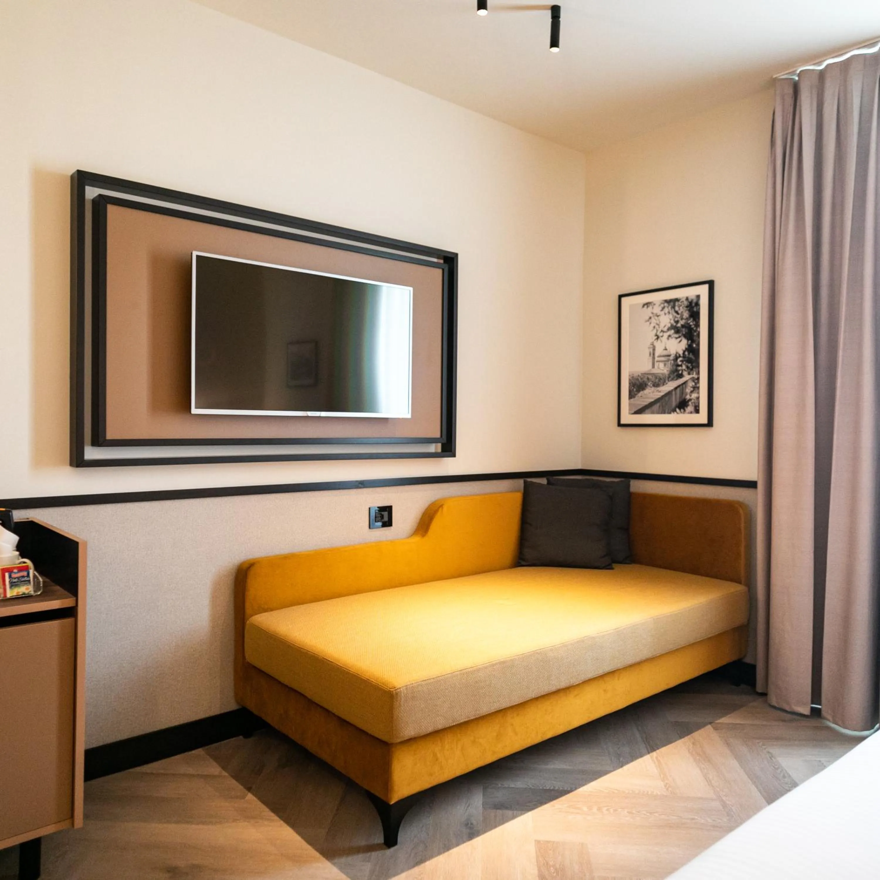 Bed in Hotel Cappello D'Oro, BW Signature Collection