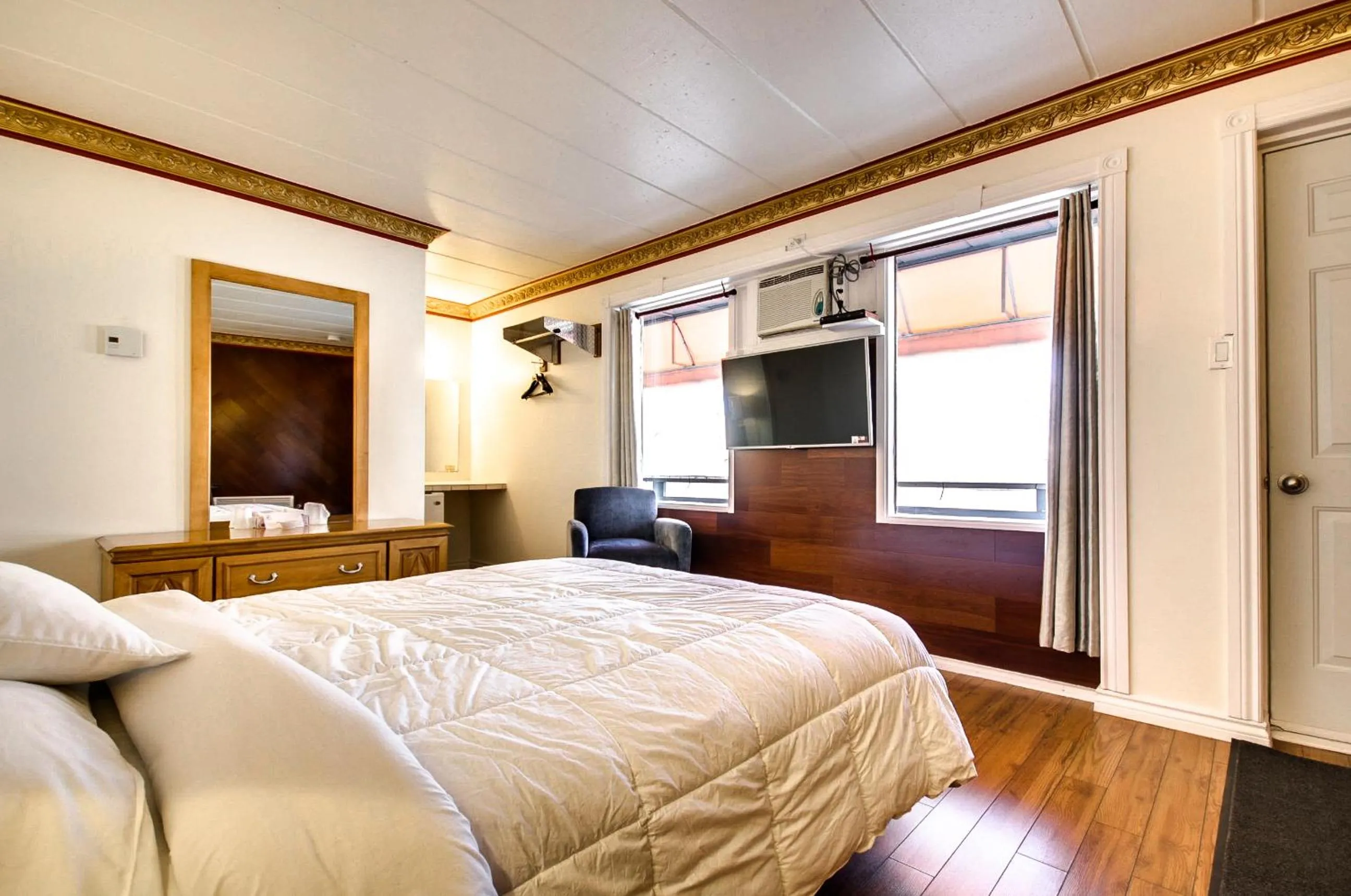 Bed in Motel Bellefeuille