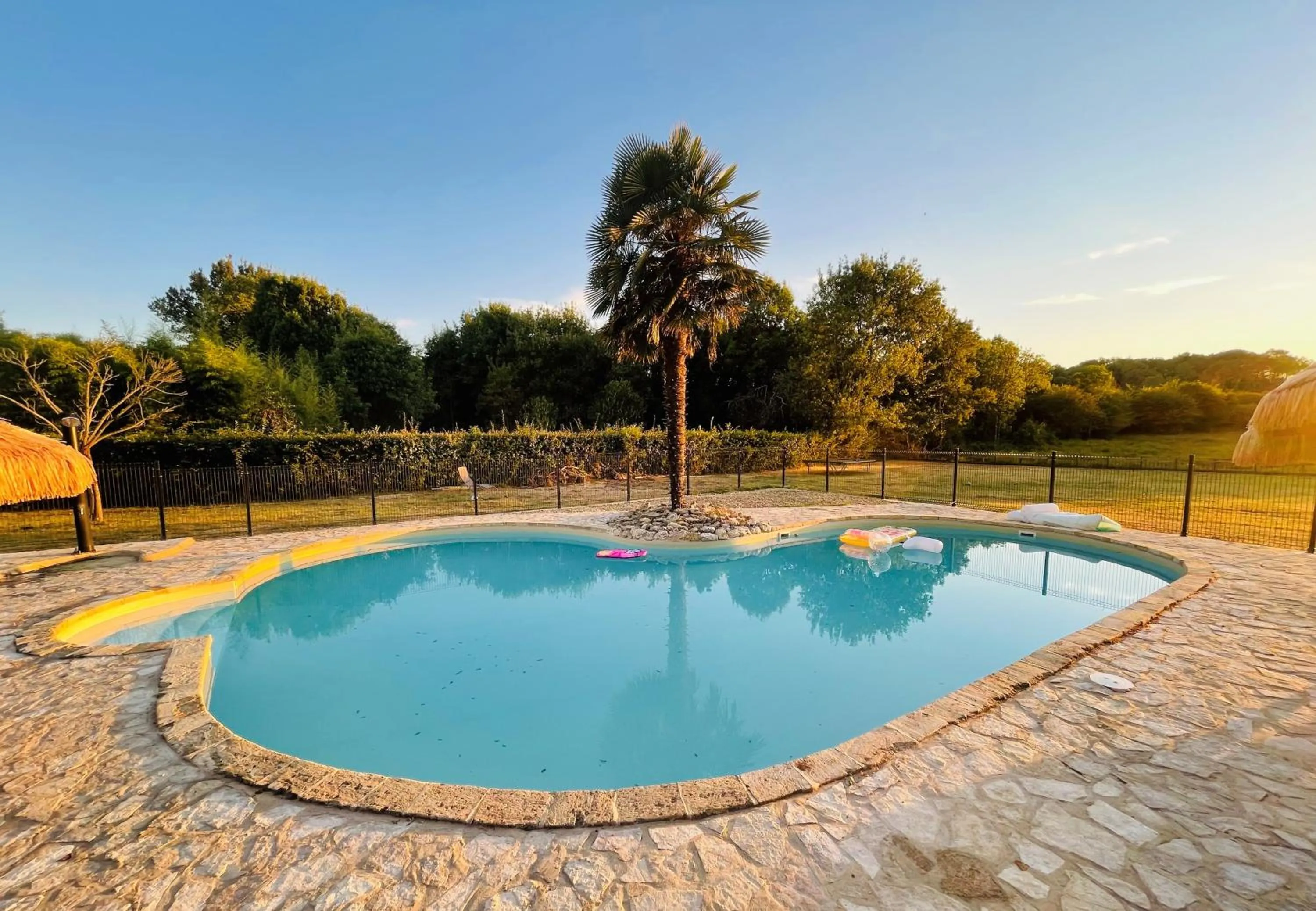 Pool view in La Vigne d'Or
