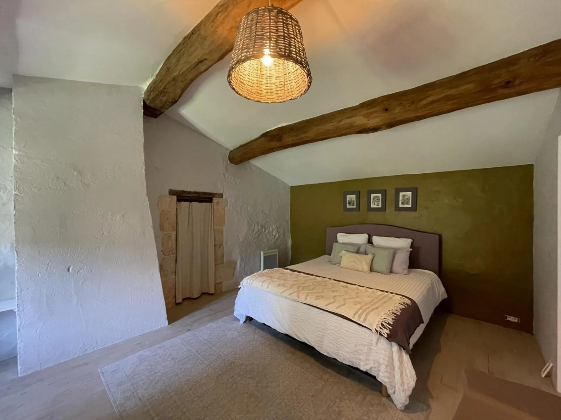 Bedroom, Bed in La Vigne d'Or