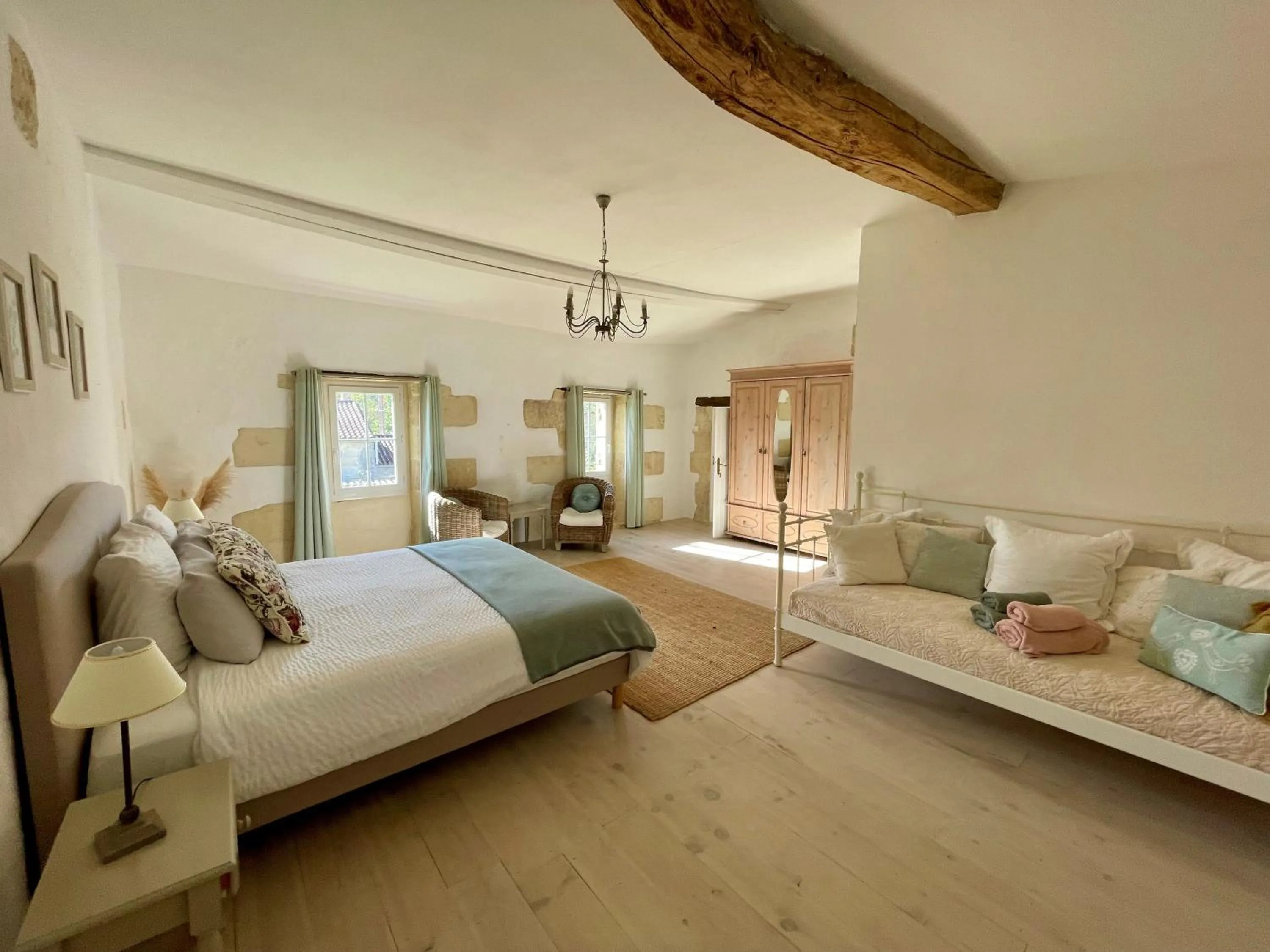 Bedroom, Bed in La Vigne d'Or